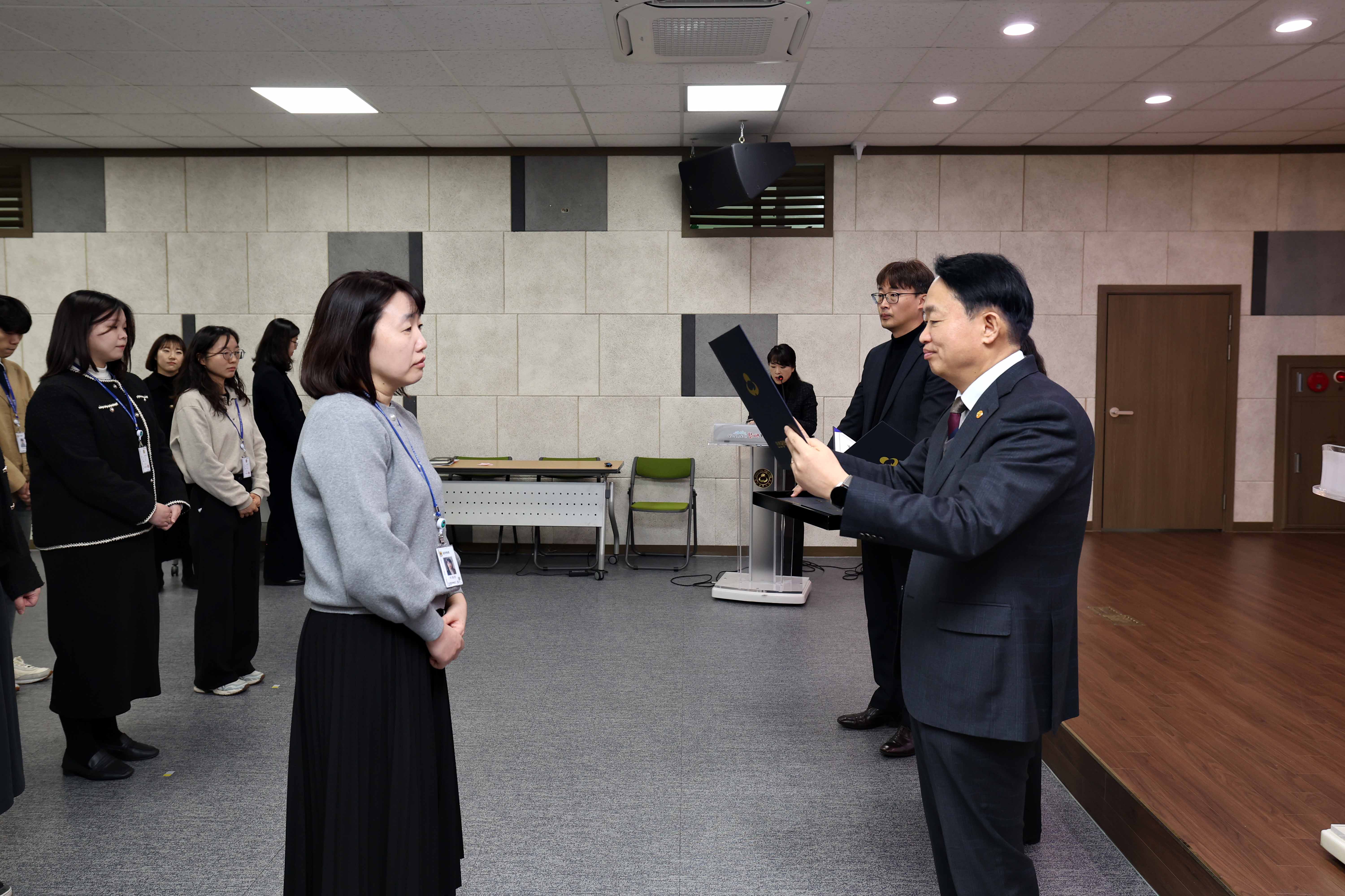 20250217_임용장_수여식3.jpg 이미지