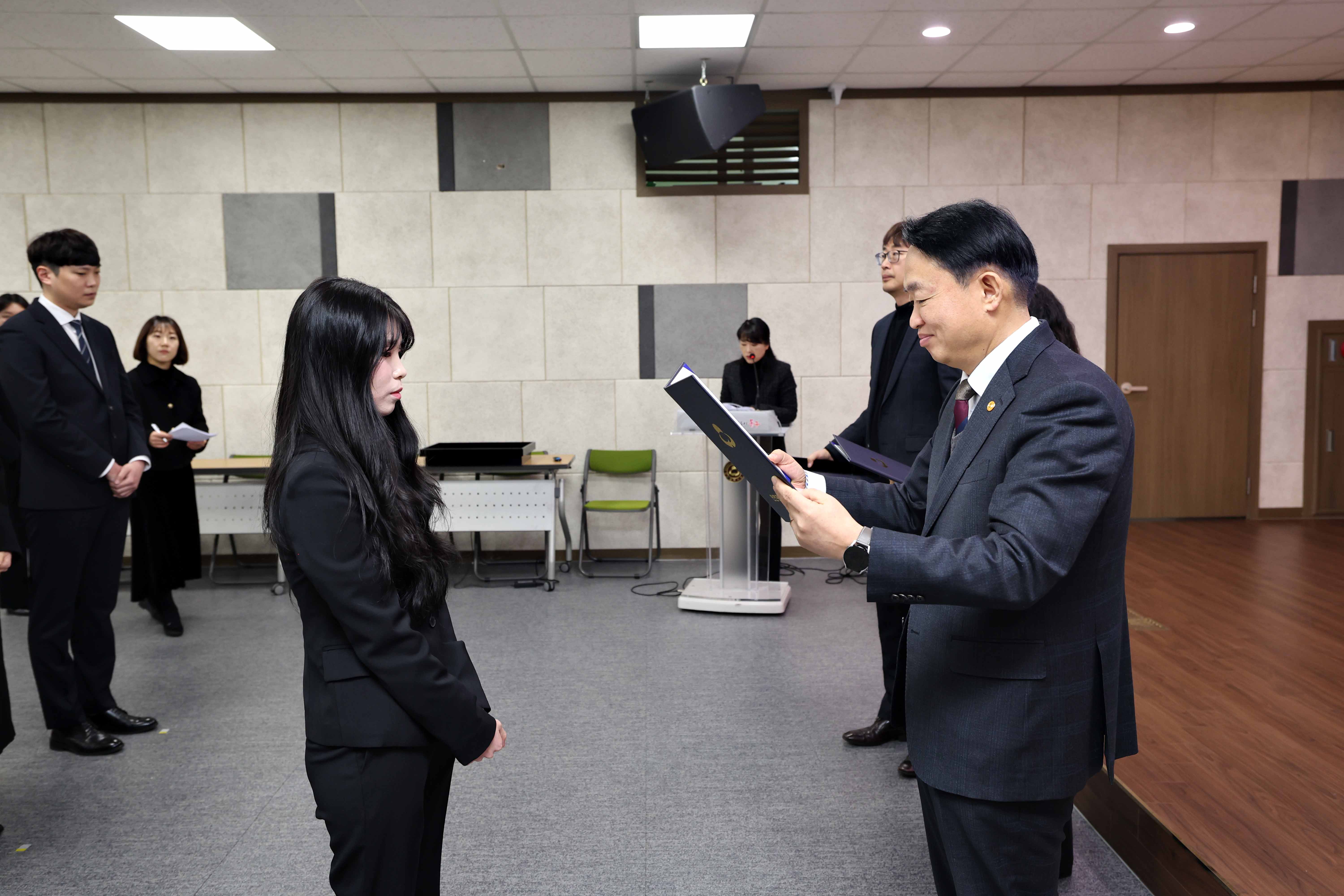 20250217_임용장_수여식8.jpg 이미지