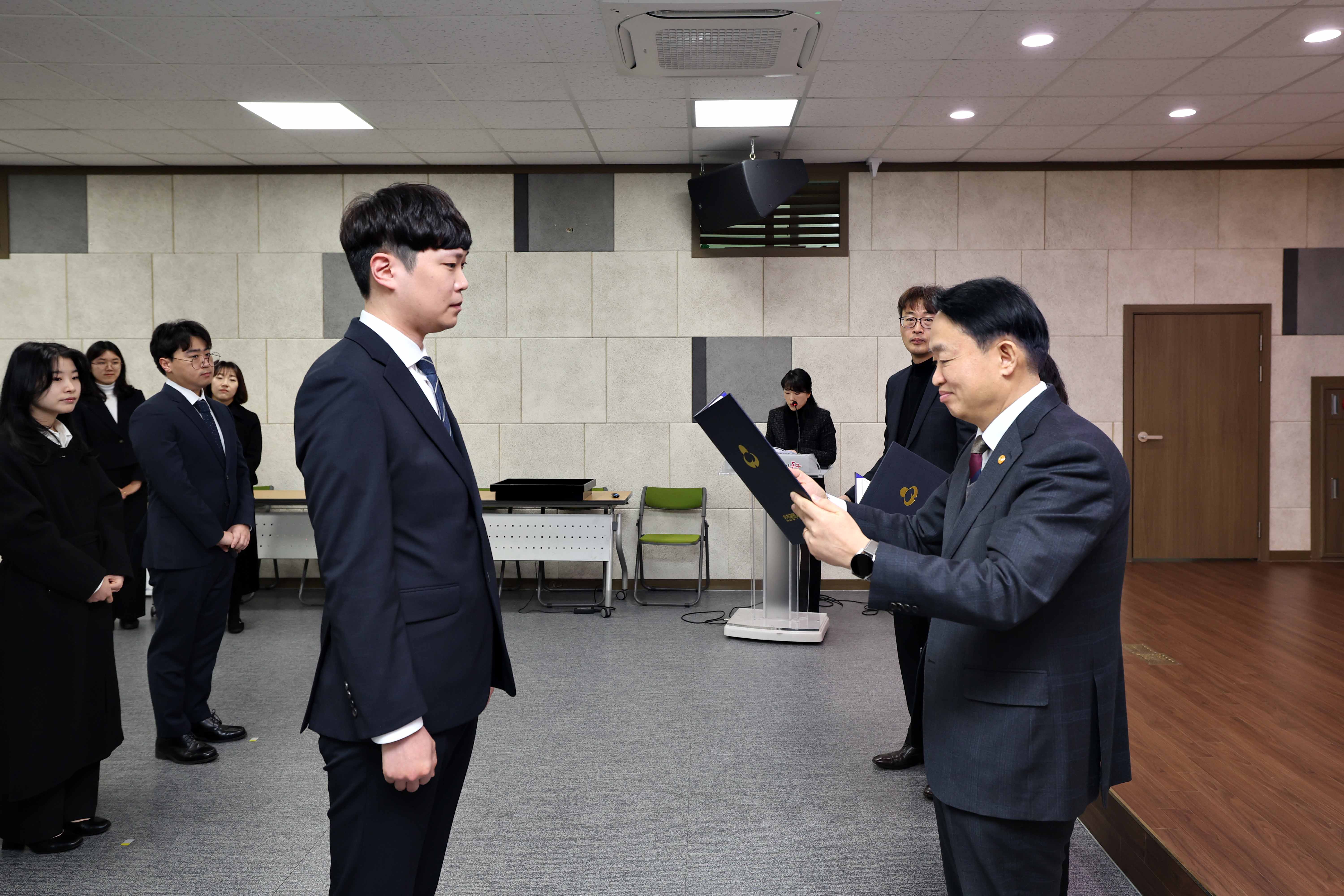 20250217_임용장_수여식9.jpg 이미지