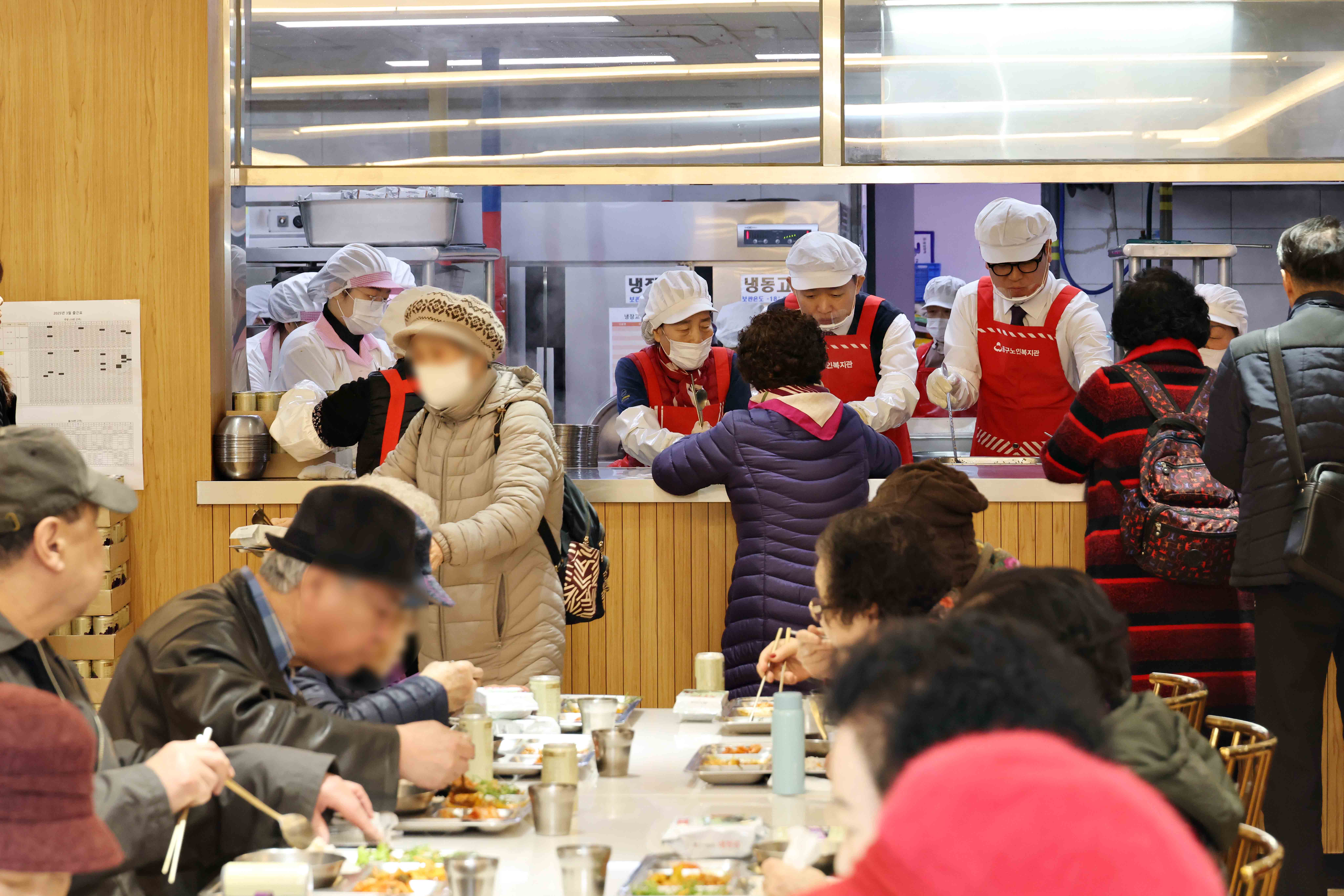 20250310_동구노인복지관_배식_봉사2.jpg 이미지