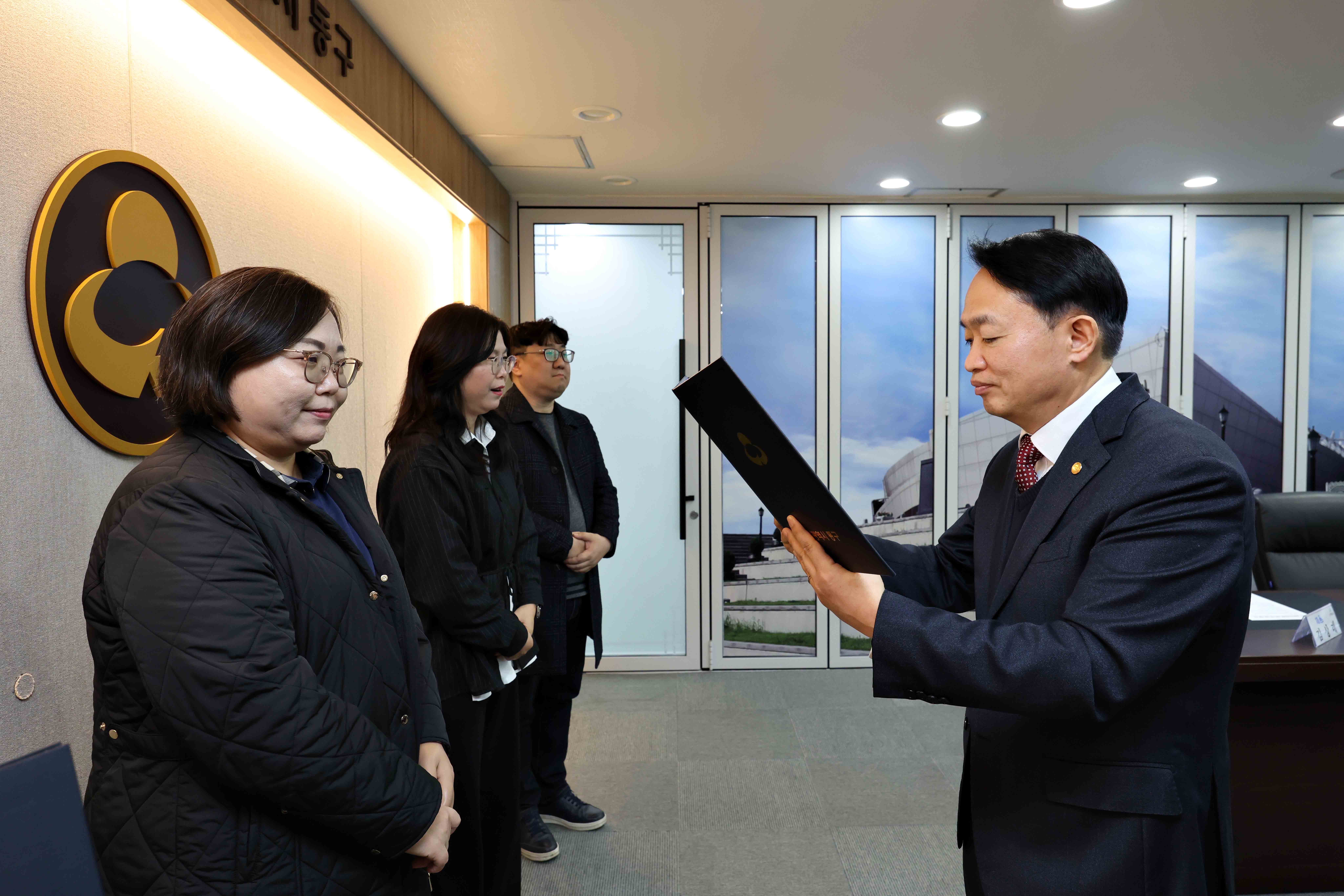 20250310_장애인복지위원회_민간위원_위촉장_수여식3.jpg 이미지