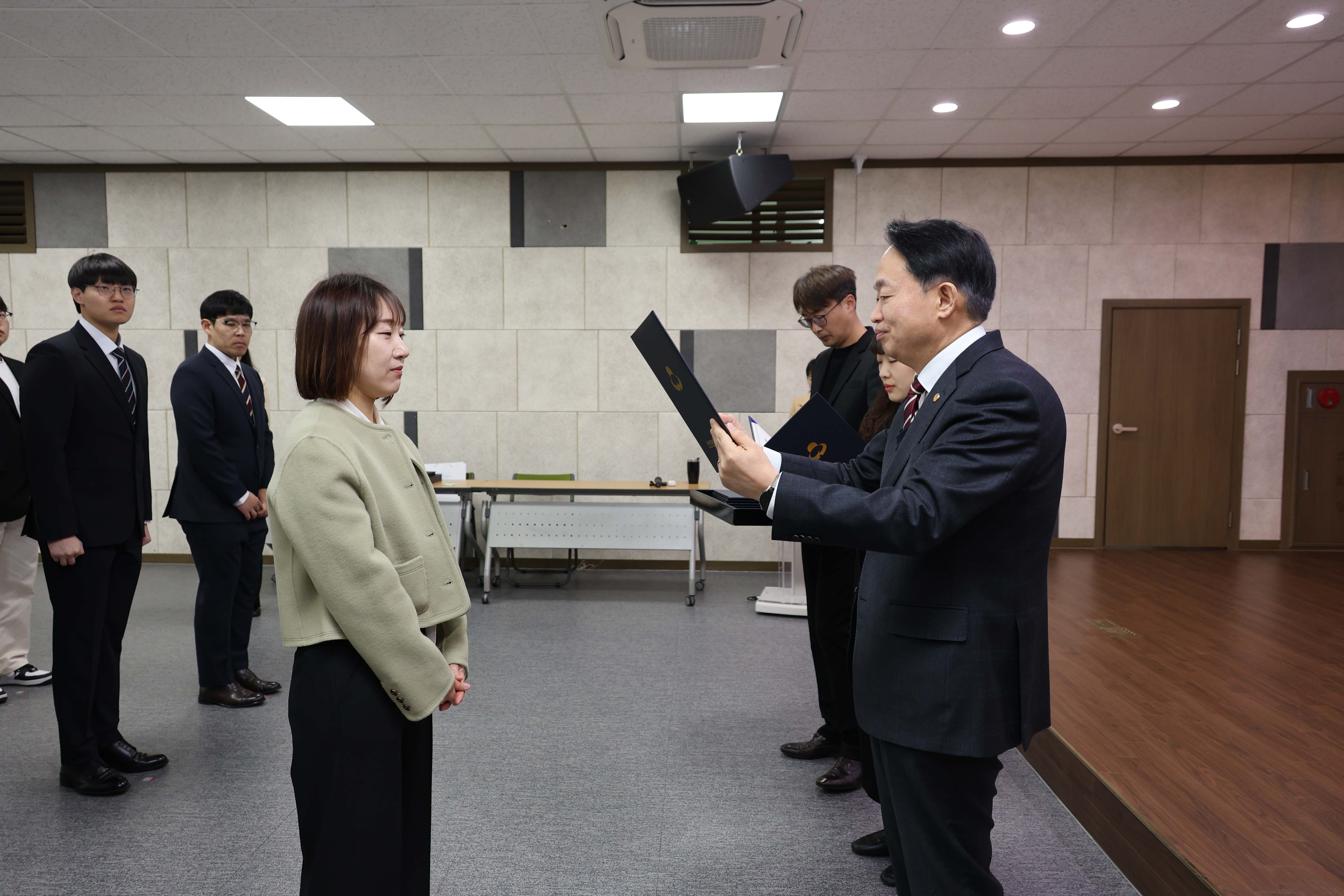 20250319_임용장_수여식-5.jpg 이미지