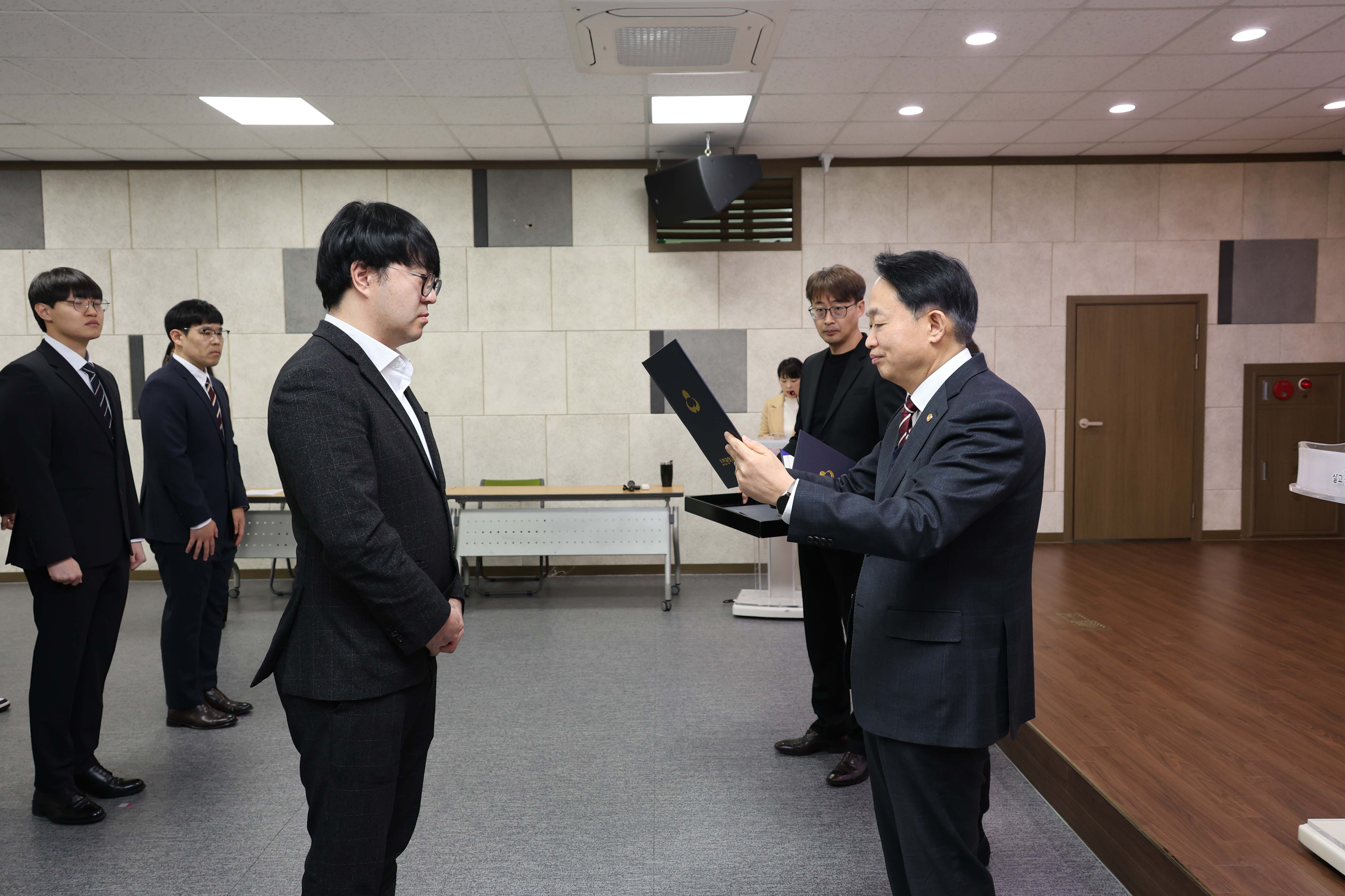 20250319_임용장_수여식-8.jpg 이미지