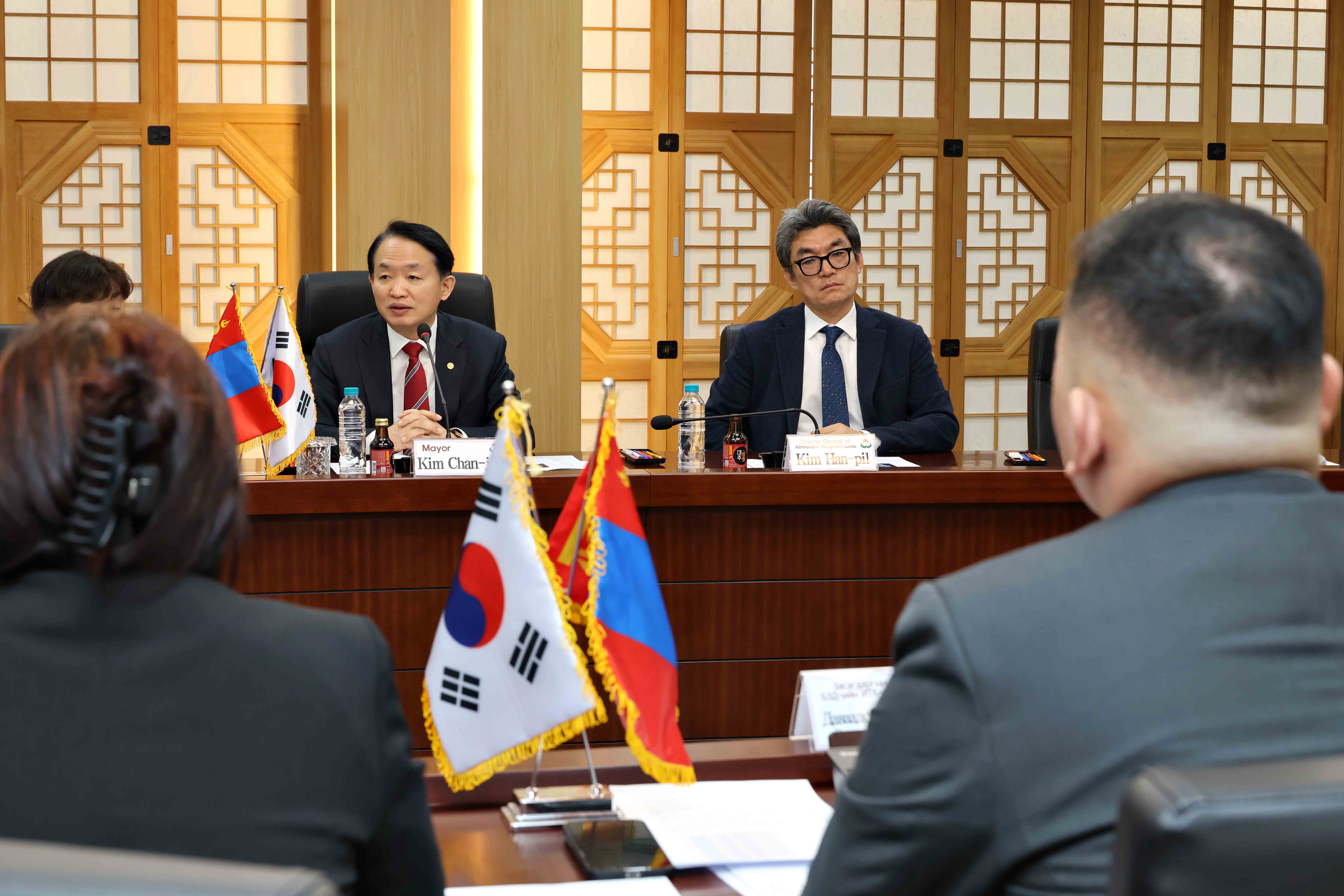 20250324_몽골_바양주르흐구_대표단_접견11.jpg 이미지