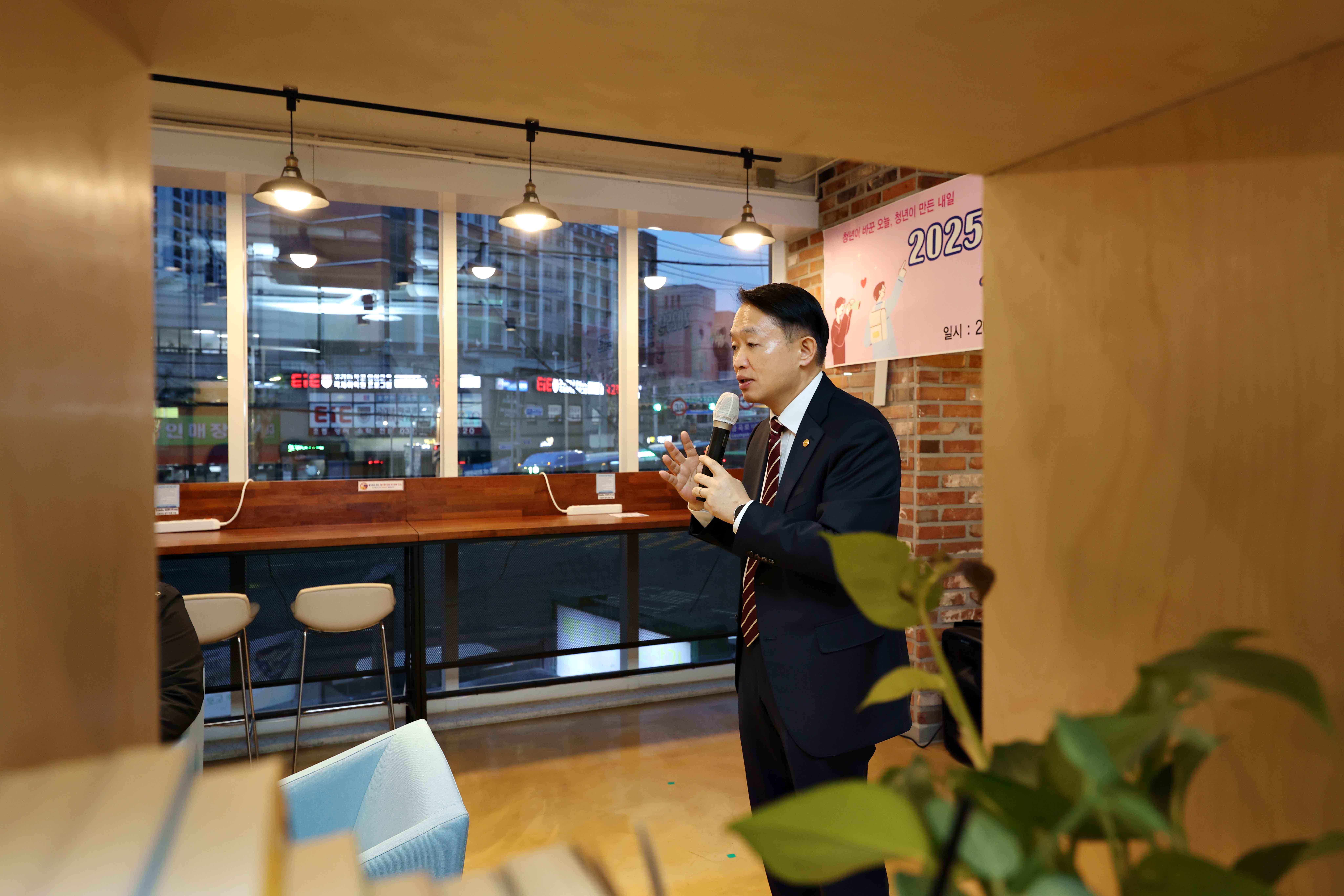 20250407_2025년_청년정책네트워크_신규위원_위촉식15.jpg 이미지
