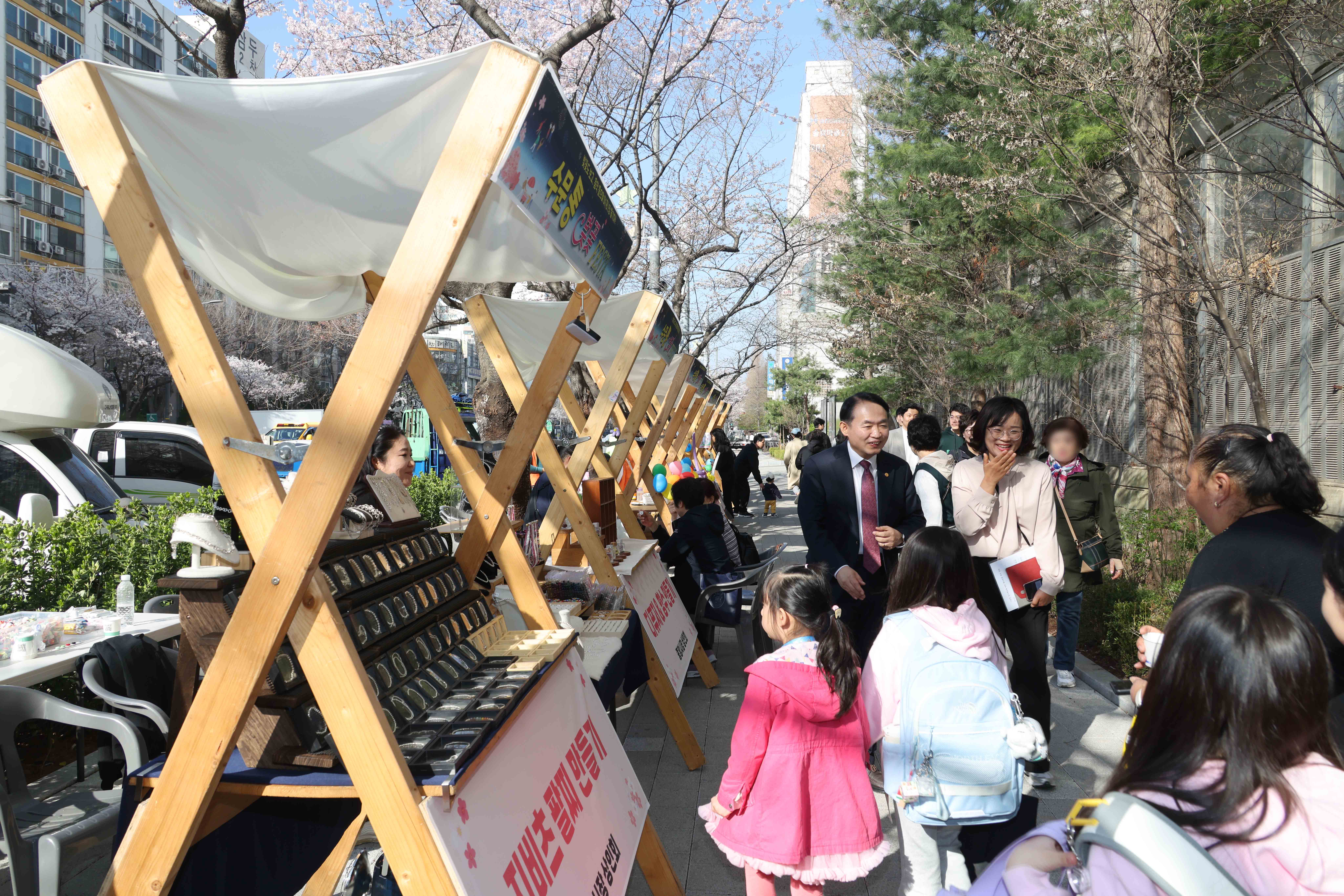 20250411_수문통_벚꽃_FESTA_플리마켓2.jpg 이미지