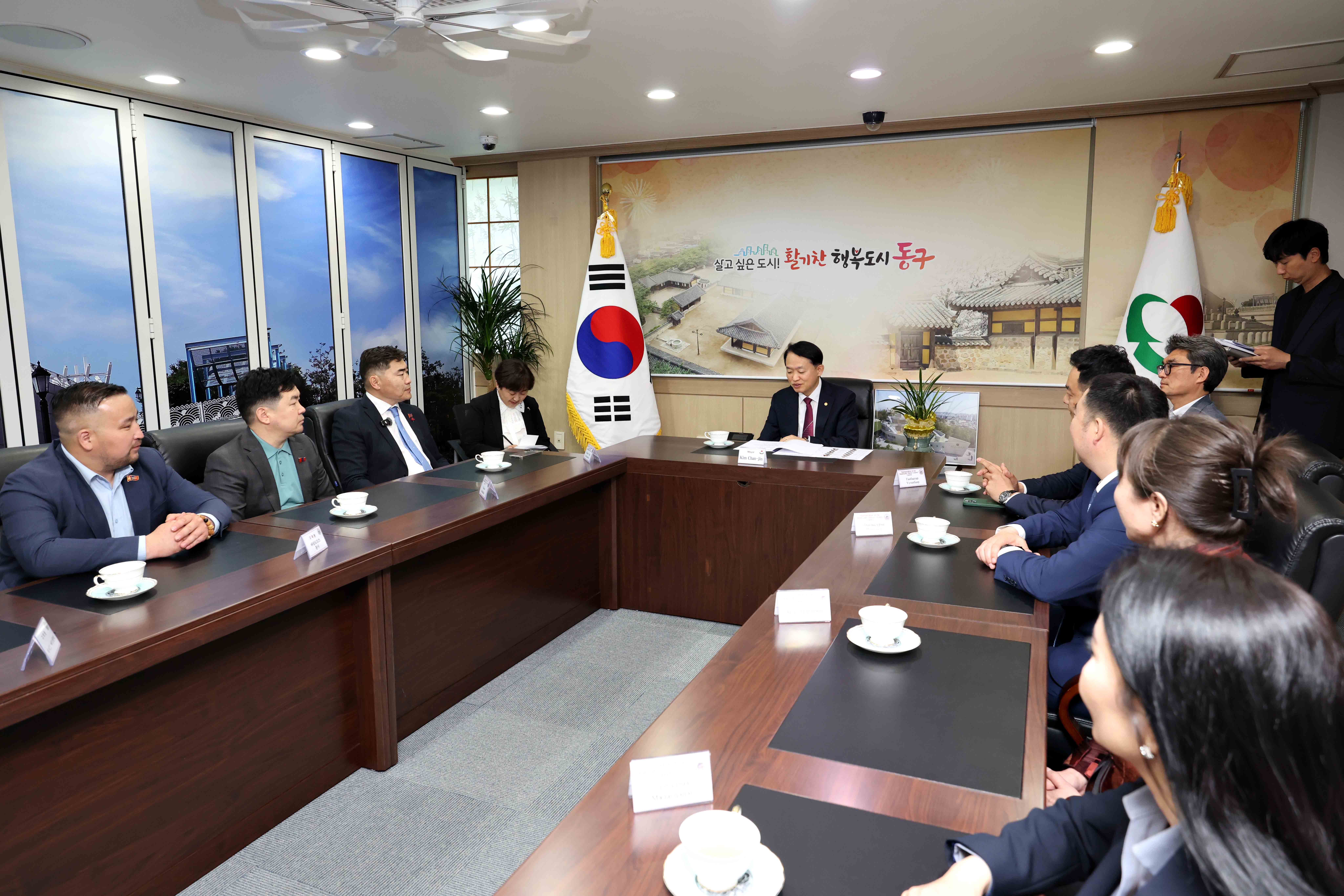 20250519_몽골_바양주르흐구_의회_대표단_접견1.jpg 이미지