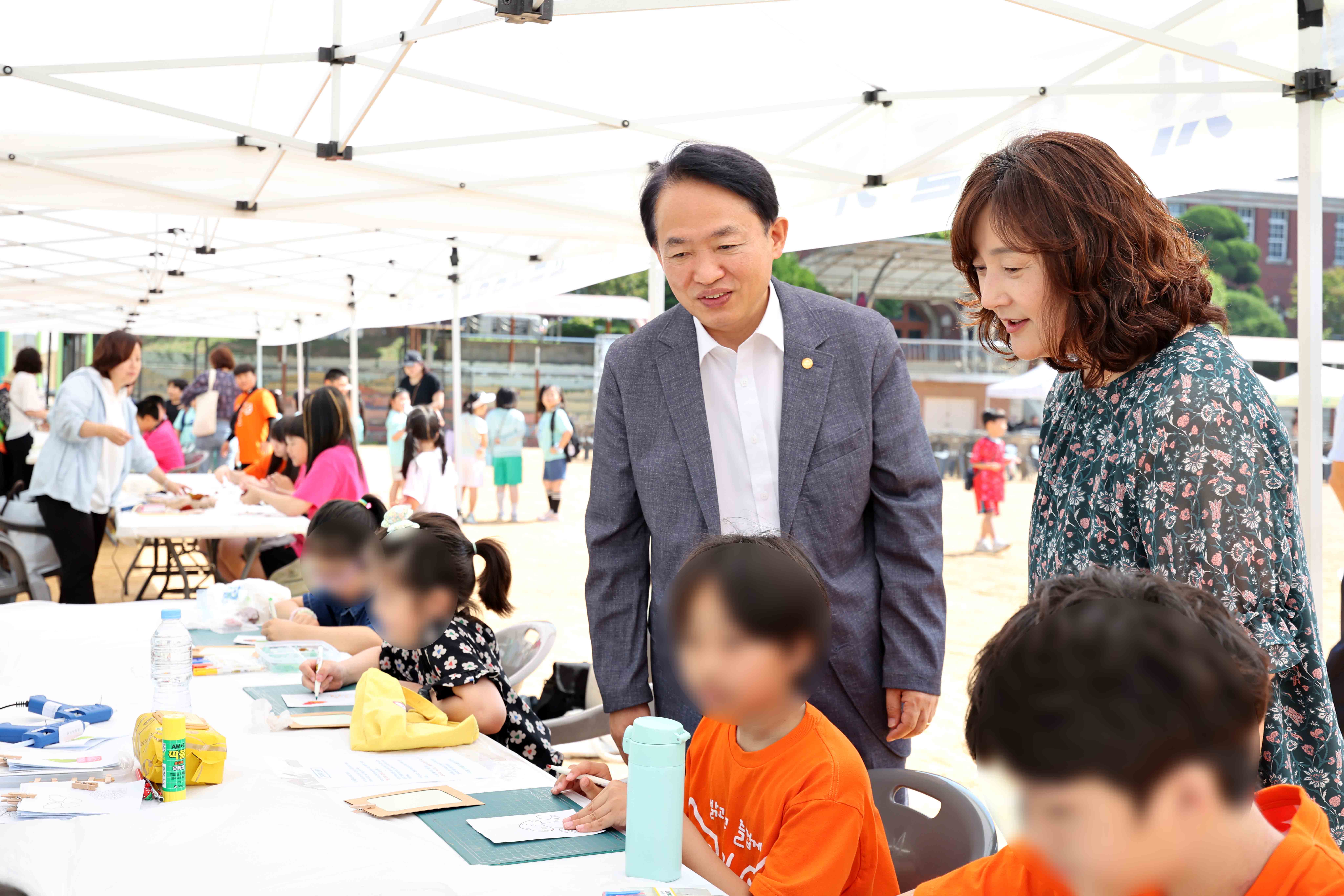 20250611_창영초등학교와_함께하는_나눔장터5.jpg 이미지