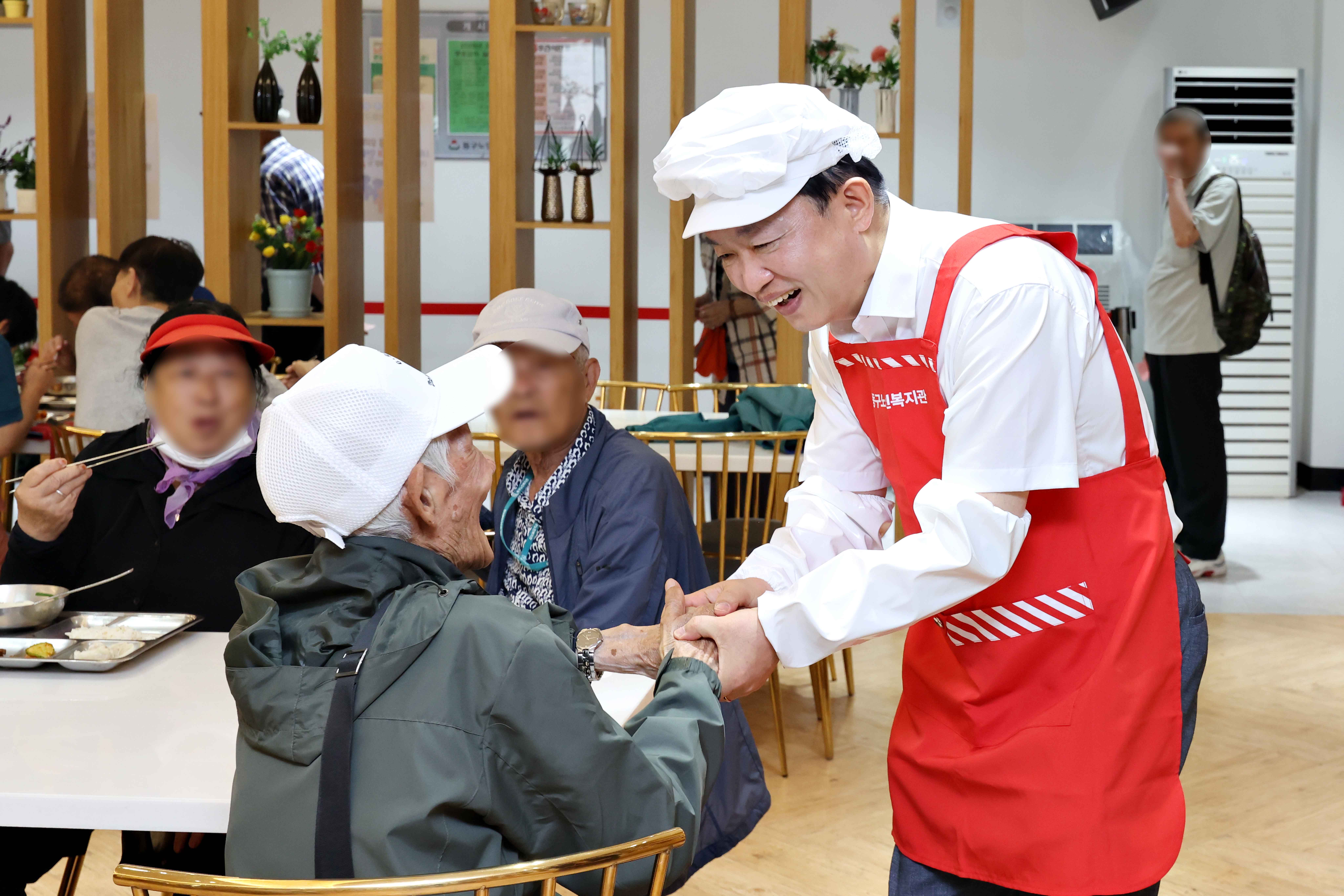 20250612_동구노인복지관_배식_봉사9_1.jpg 이미지