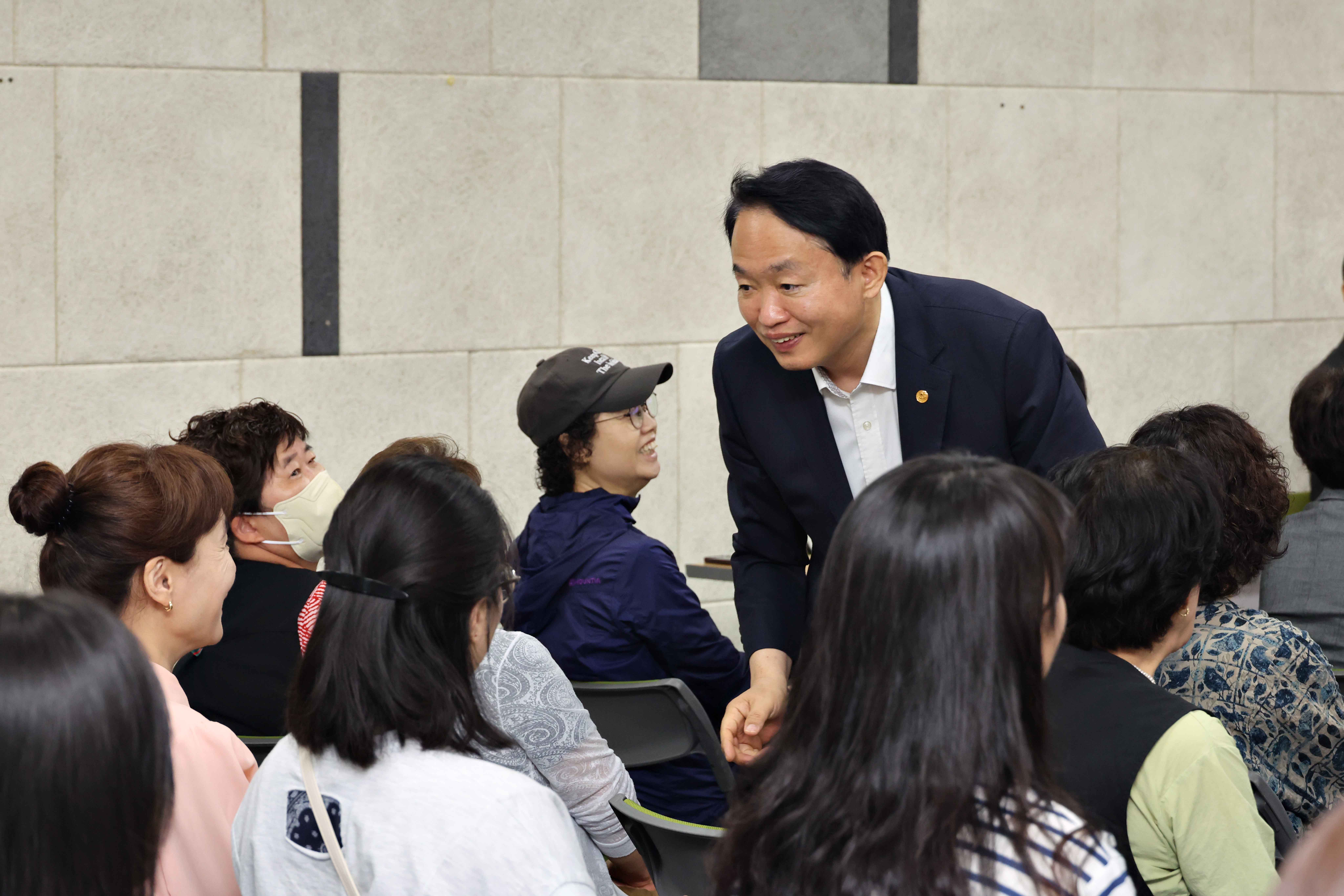 20250617_2025년_여성일자리_참여자_집합교육4.jpg 이미지