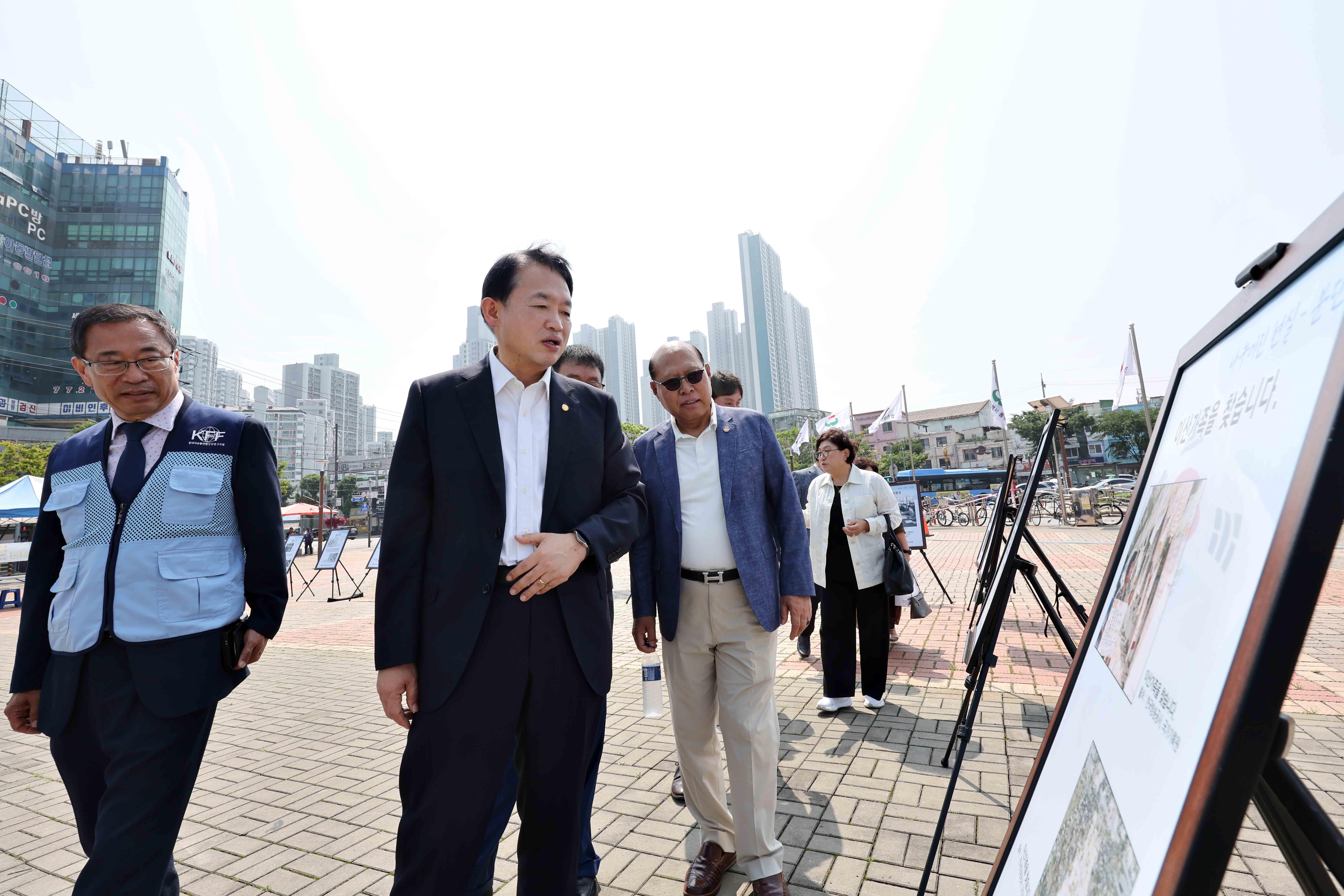 20250618_625전쟁_당시_음식_시식회_및_평화통일_사진전11.jpg 이미지