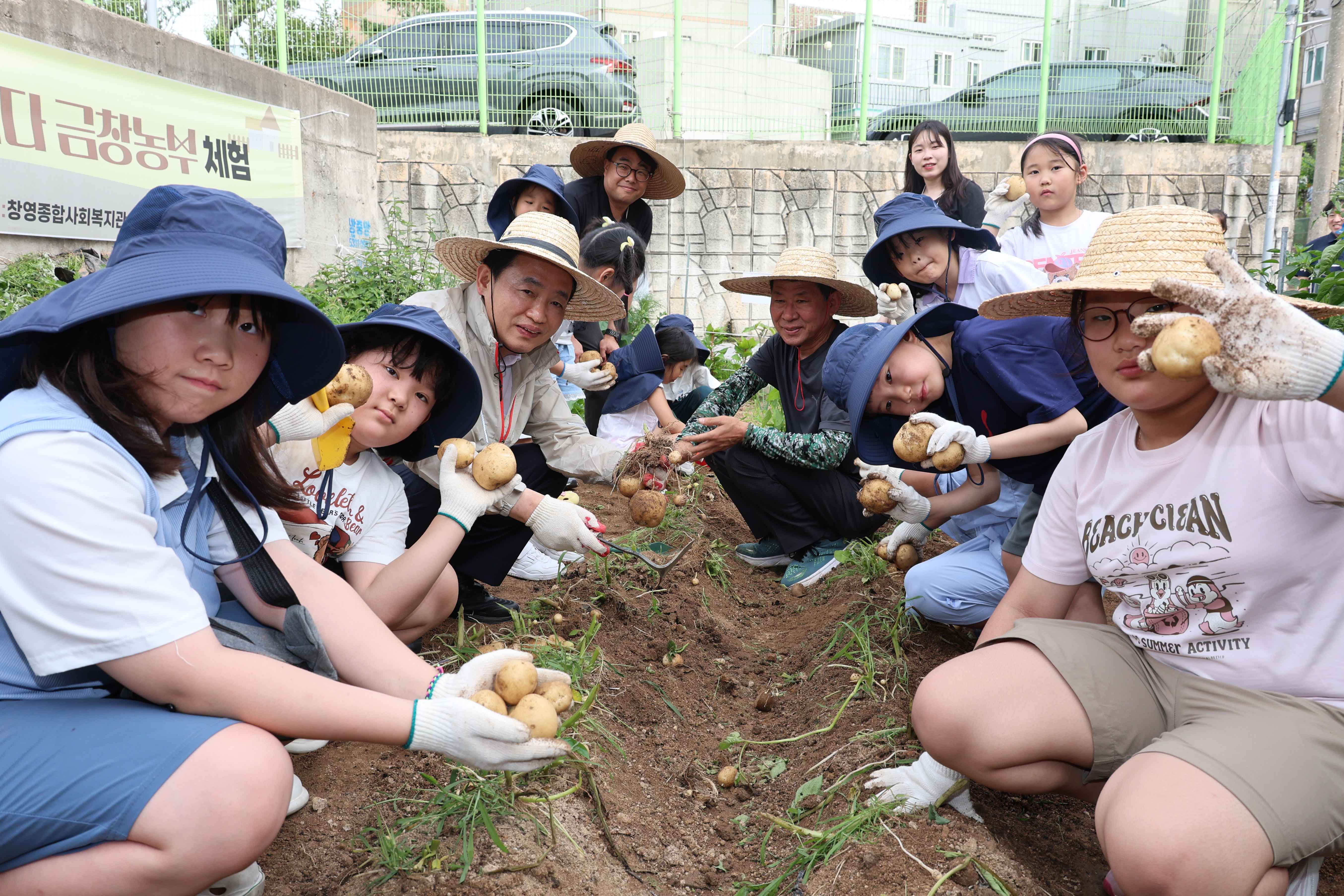 20250702_금창동_어쩌다_농부_텃밭_가꾸기-3.jpg 이미지