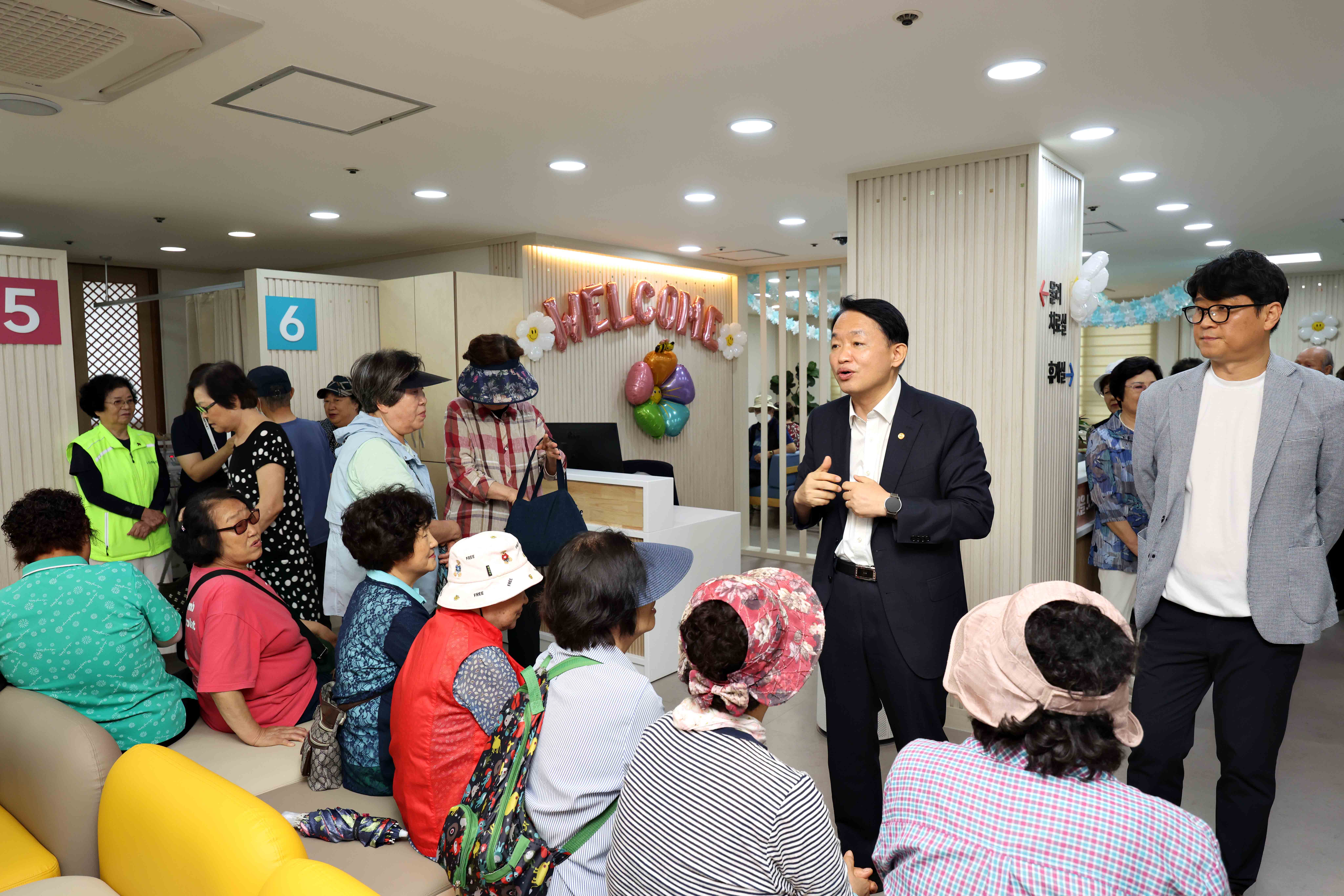 20250703_동구노인복지관_환경개선_현장라운딩7.jpg 이미지