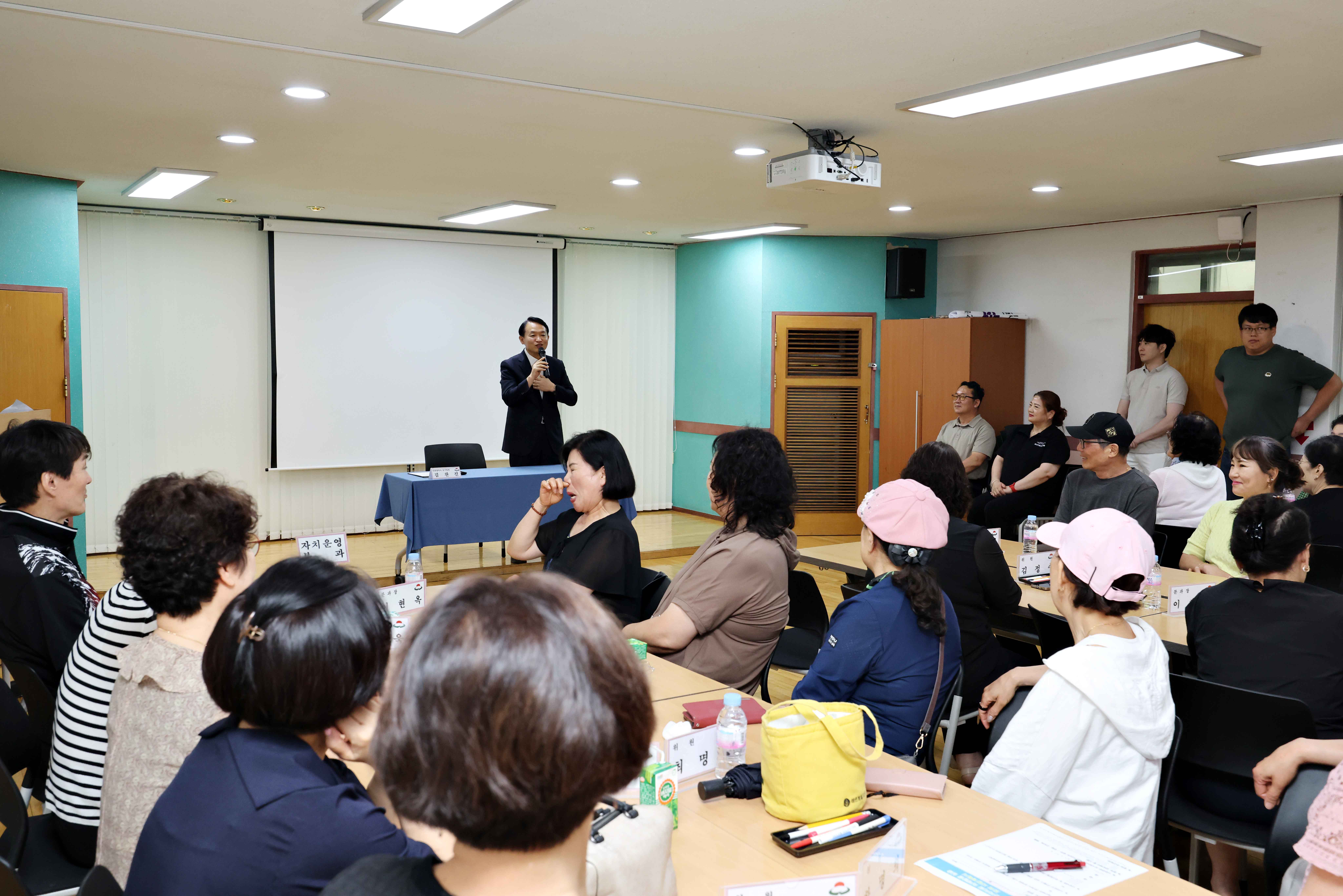 20250703_송현3동_주민자치회_3기_추가위원_위촉식5.jpg 이미지