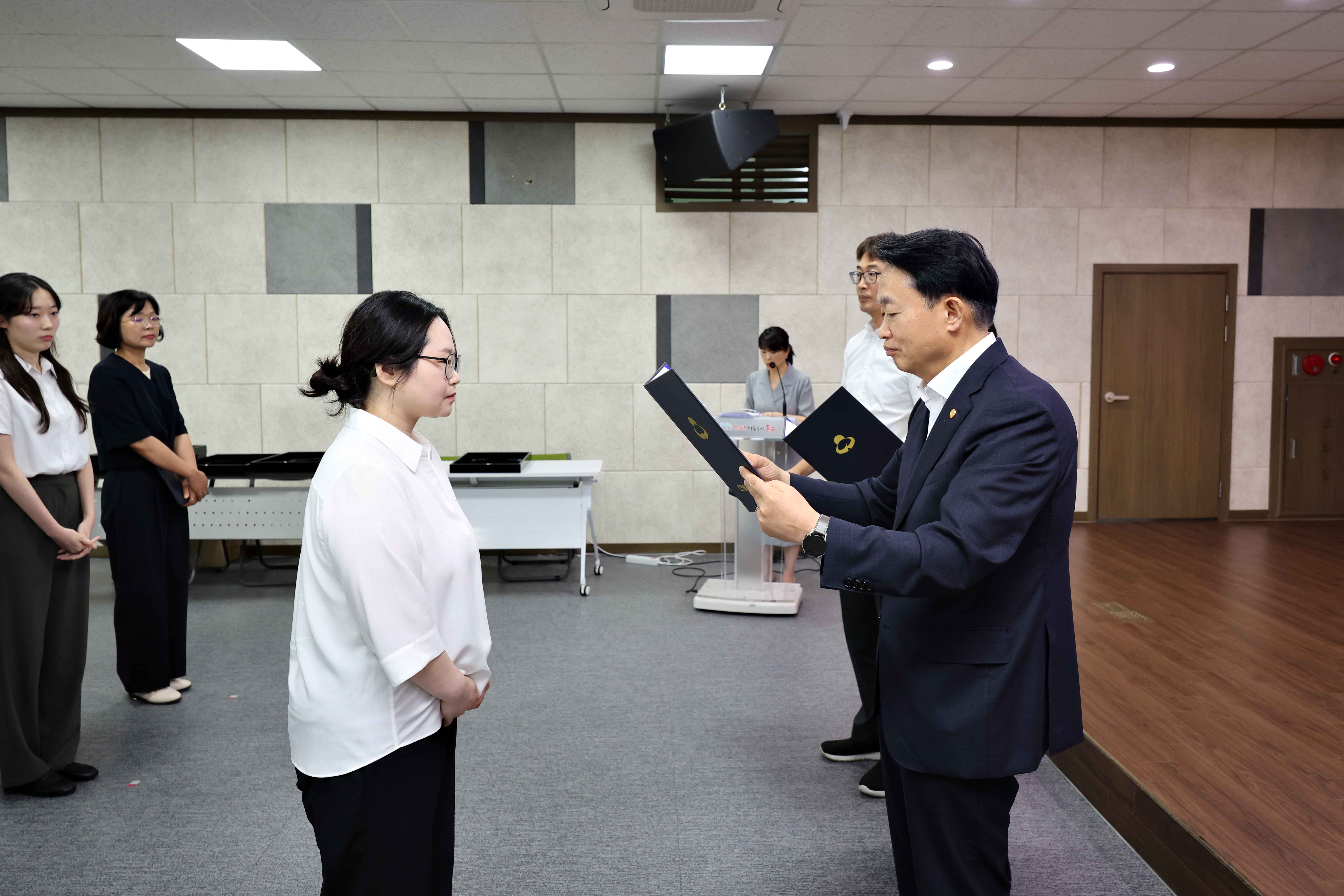 20250704_임용장_수여식10.jpg 이미지