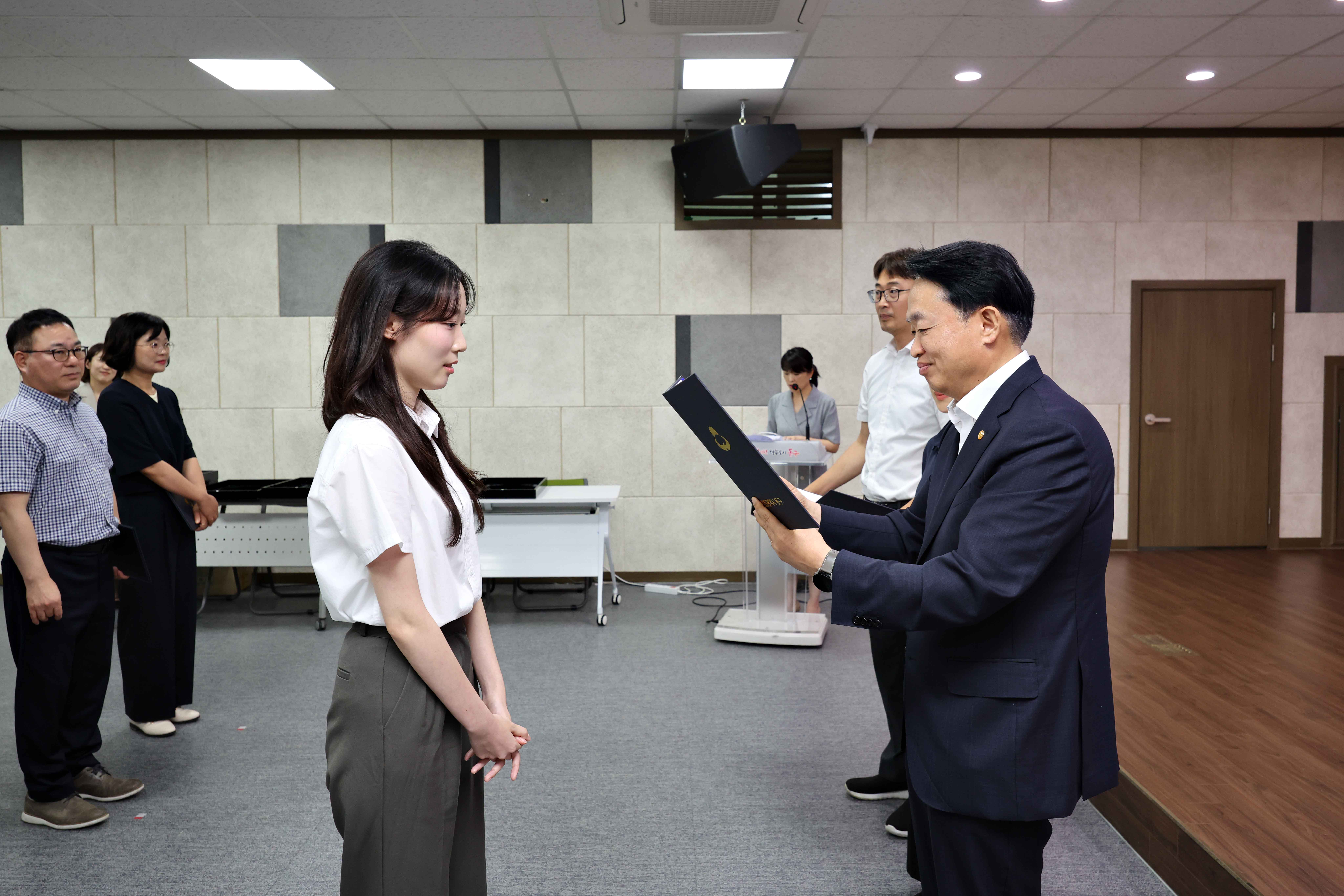 20250704_임용장_수여식11.jpg 이미지