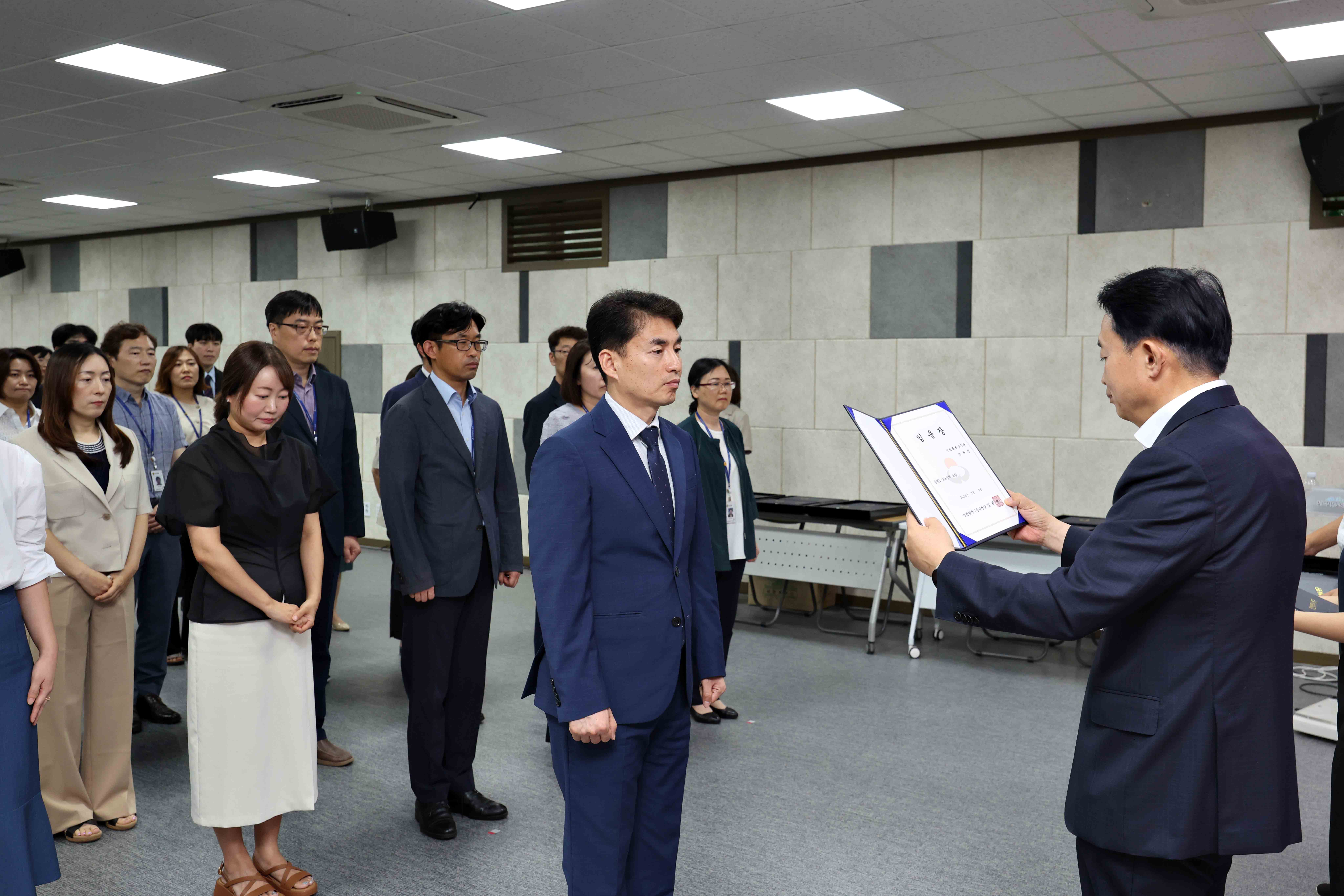 20250704_임용장_수여식5.jpg 이미지