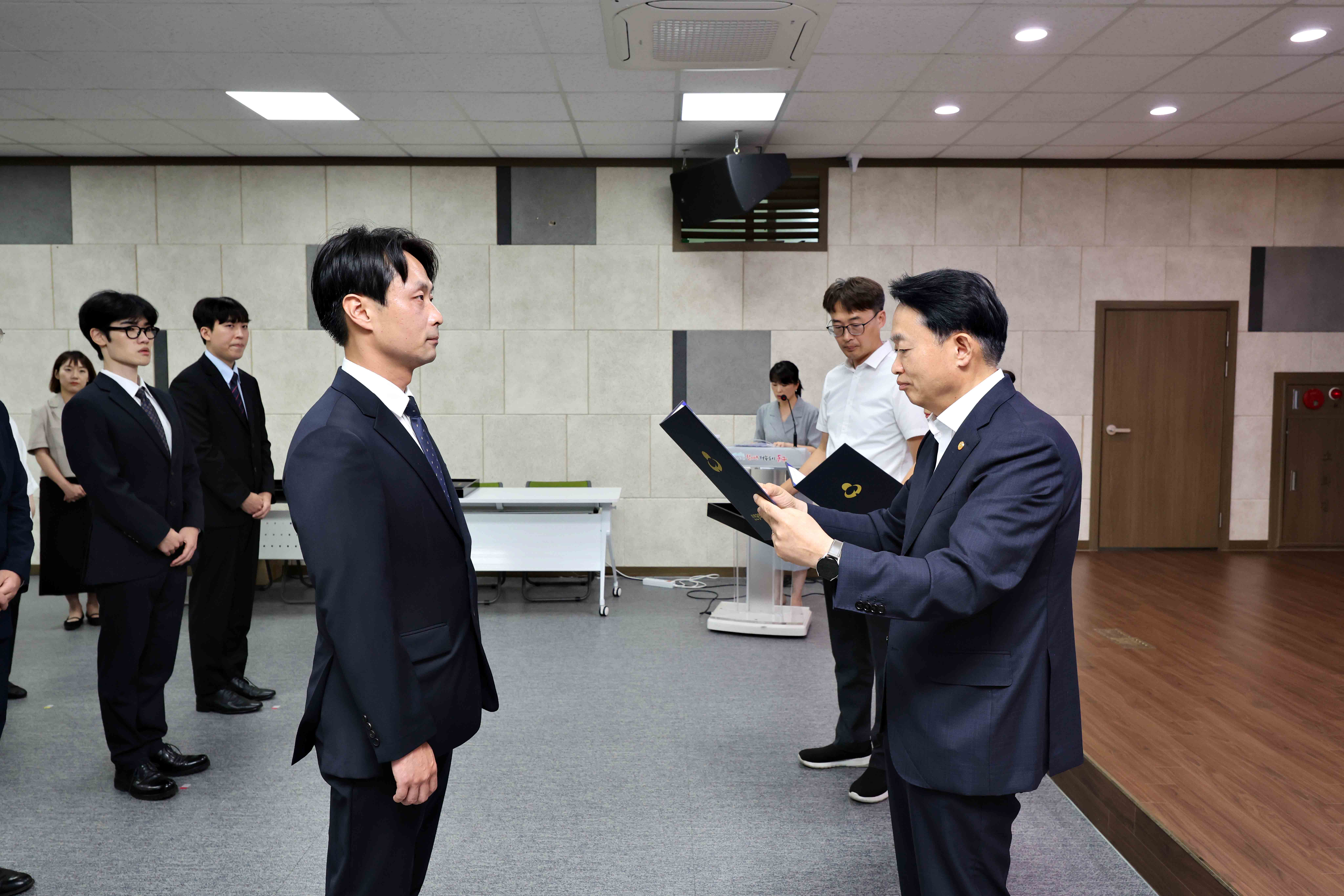 20250704_임용장_수여식7.jpg 이미지