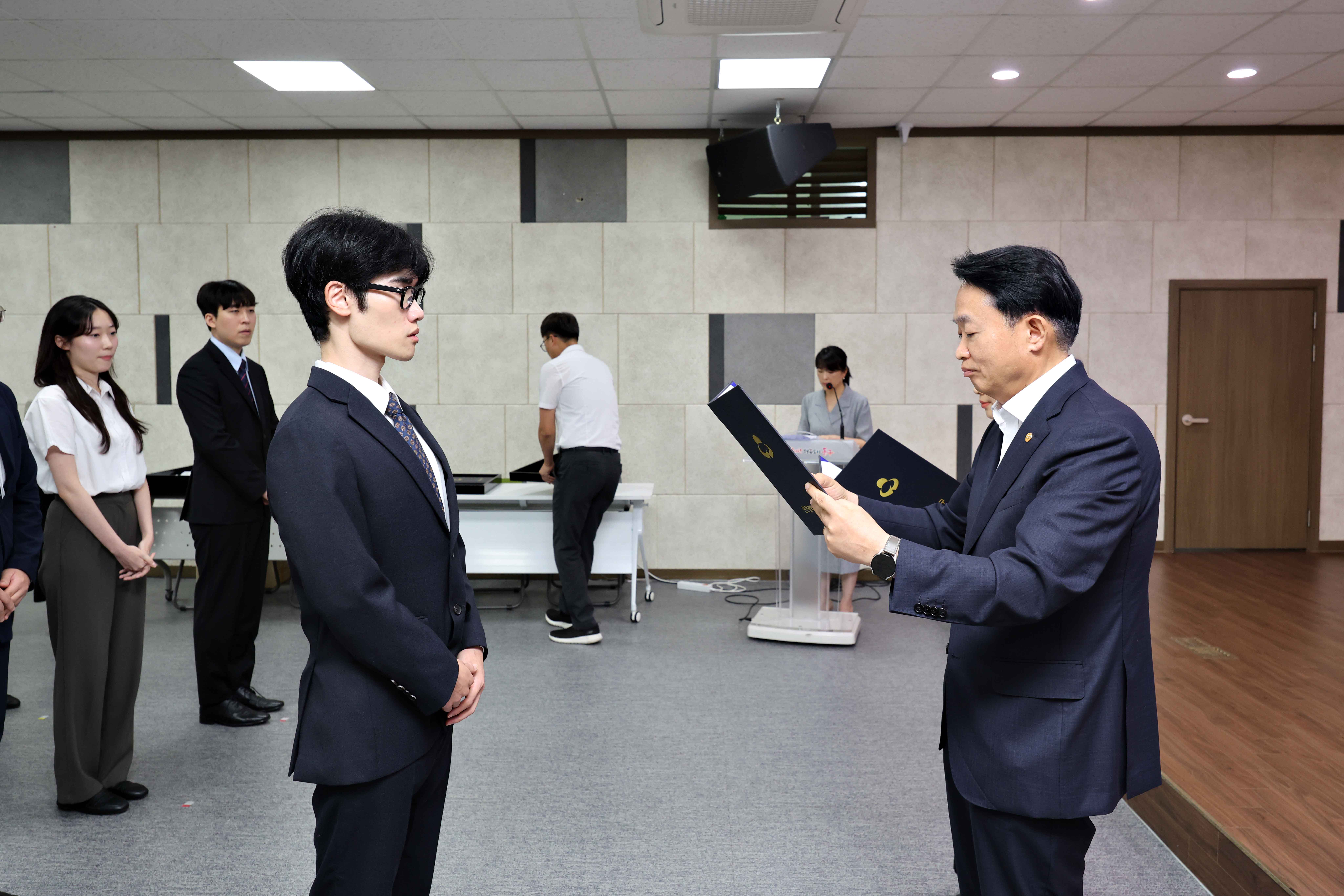 20250704_임용장_수여식8.jpg 이미지