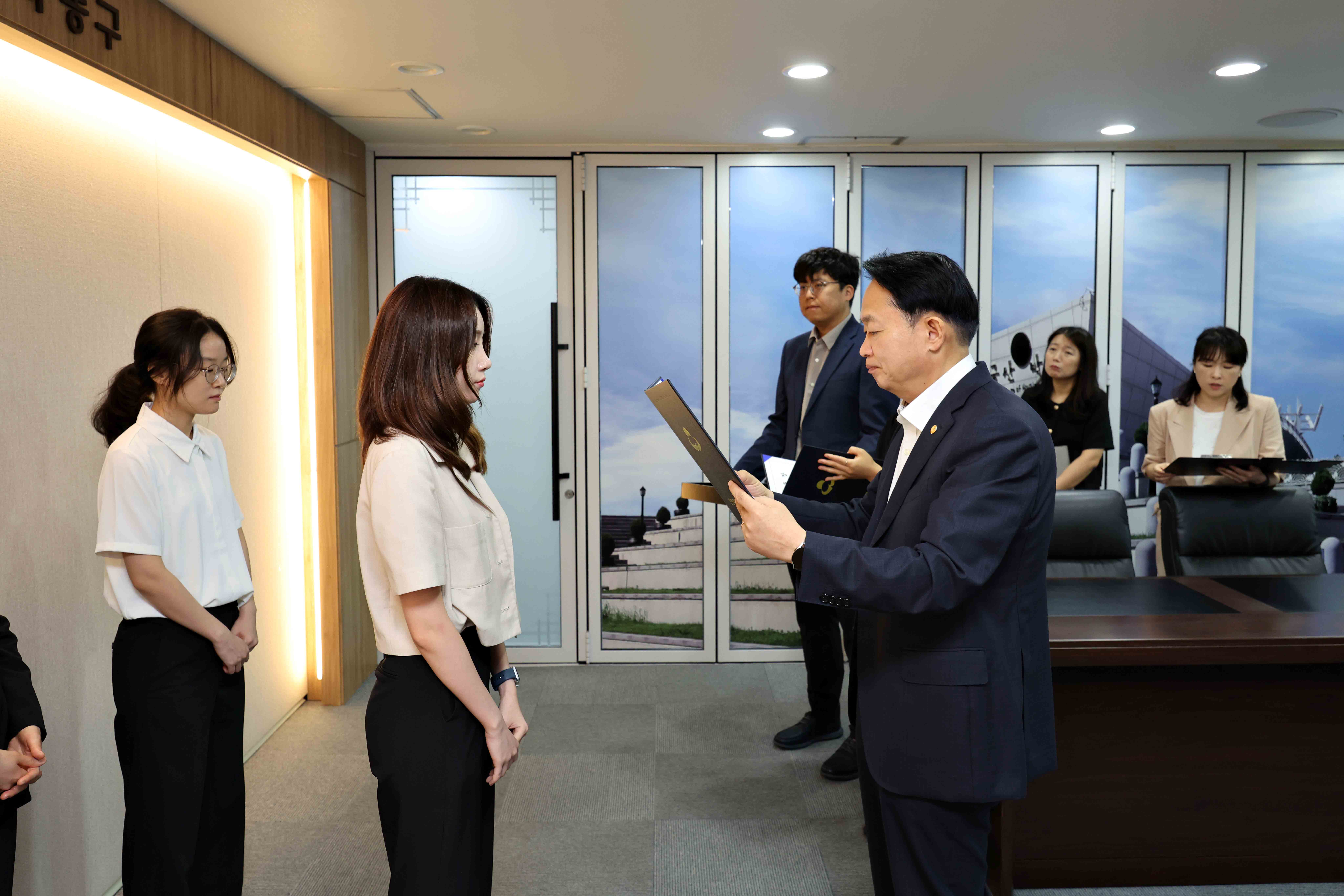 20250714_임용장_수여식2.jpg 이미지