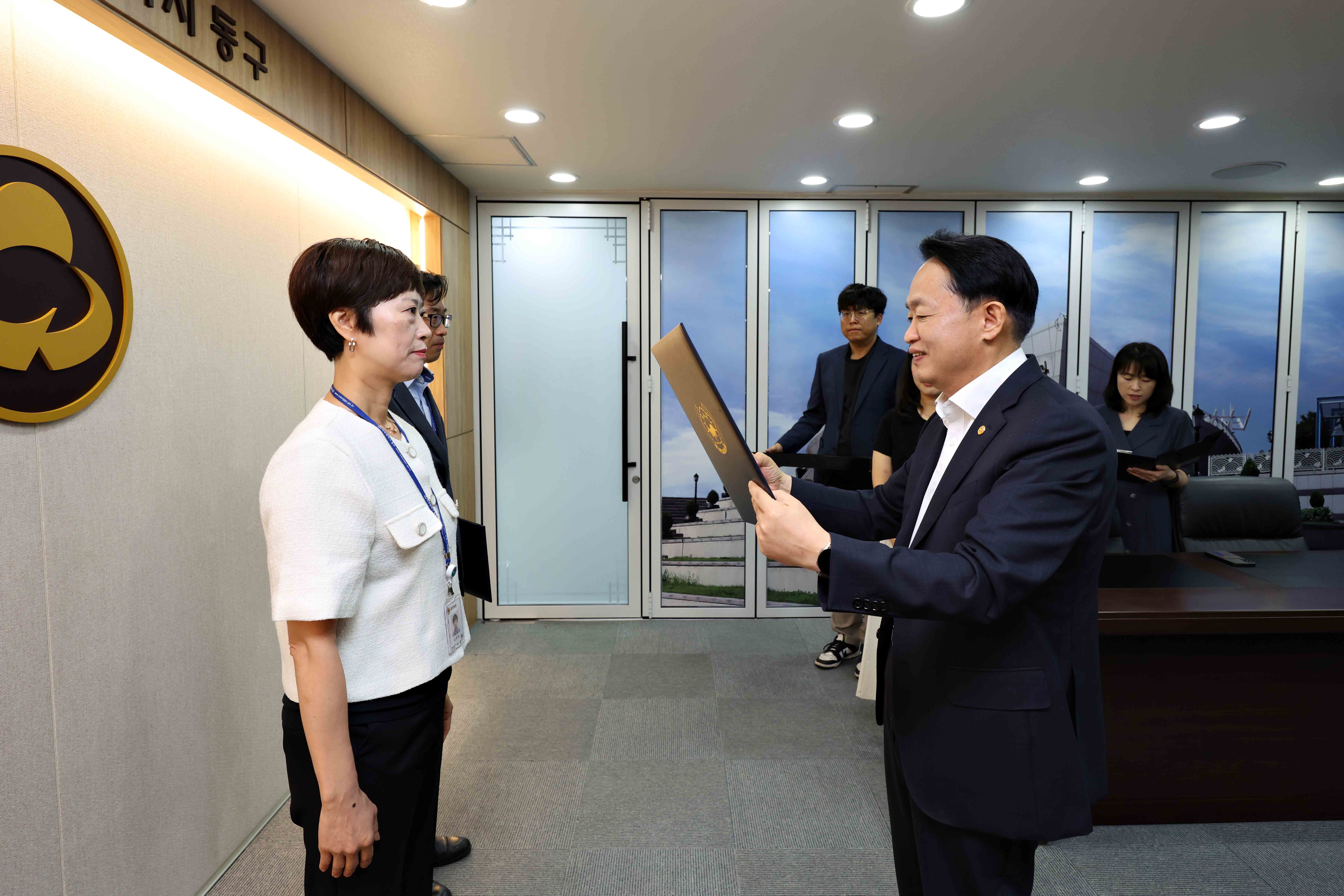 20250716_모범공무원_표창_수여식5.jpg 이미지