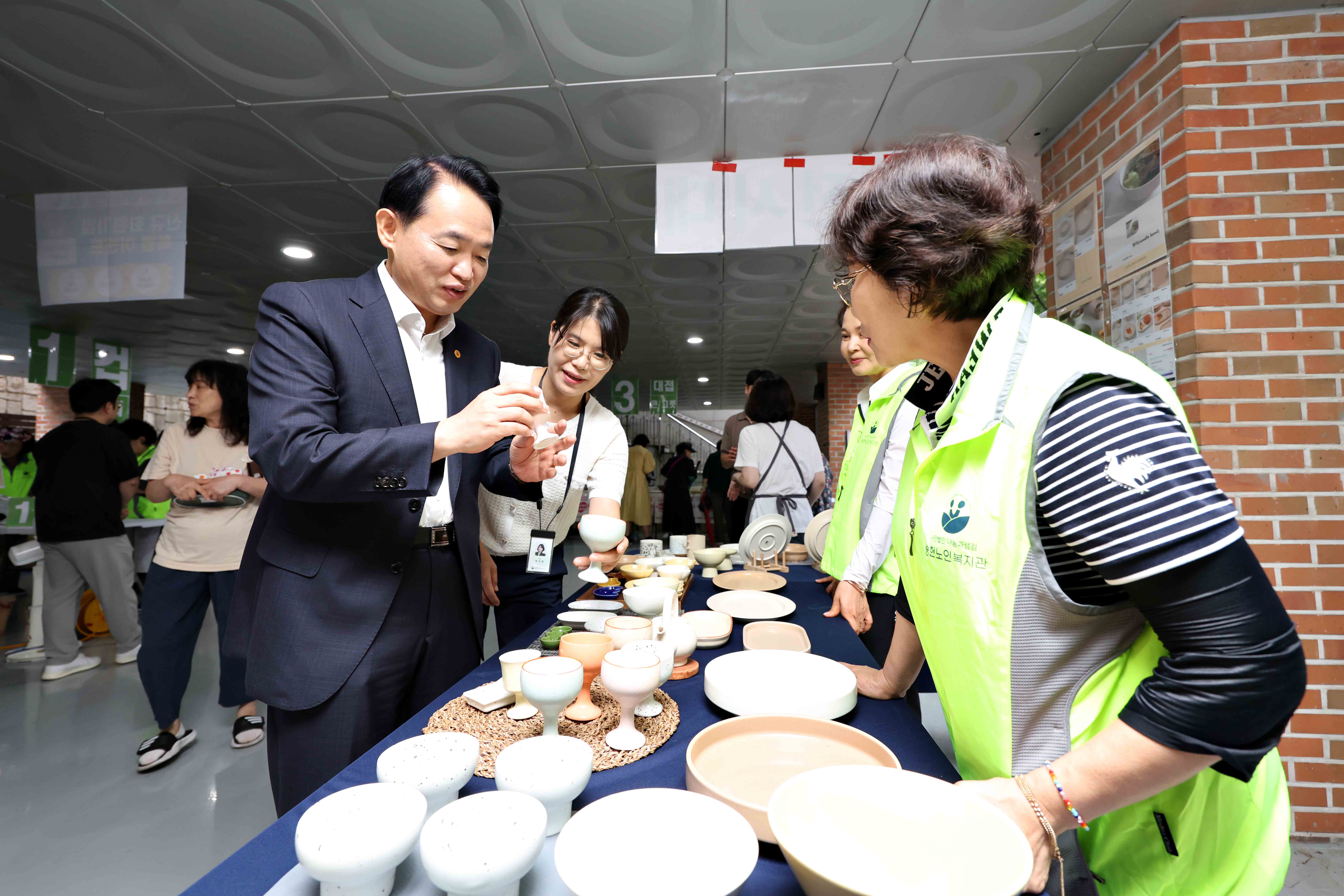 20250716_송현노인복지관_후원_바자회3.jpg 이미지