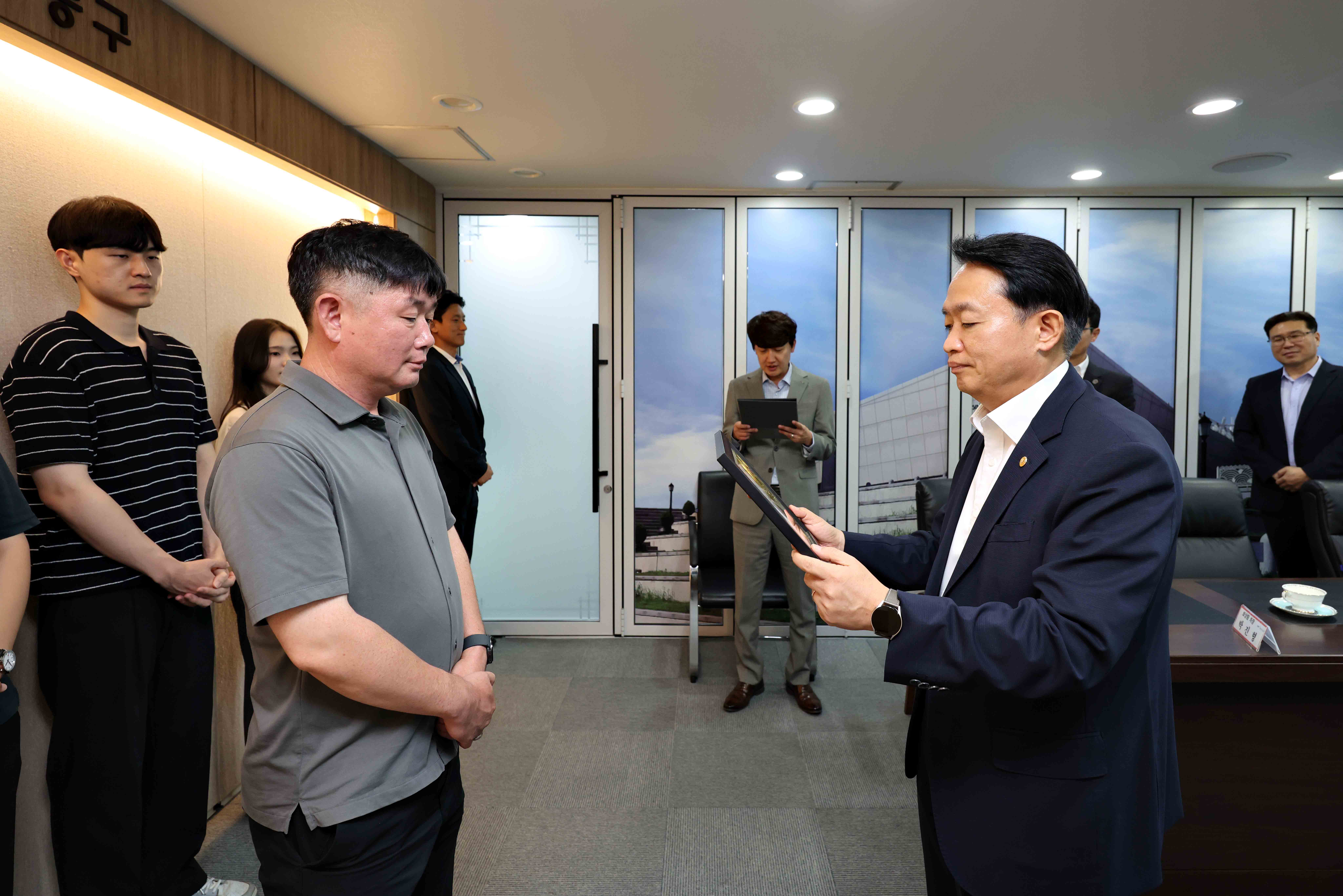 20250728_동인천역_일원_도시개발사업_유공자_표창_수여식2.jpg 이미지