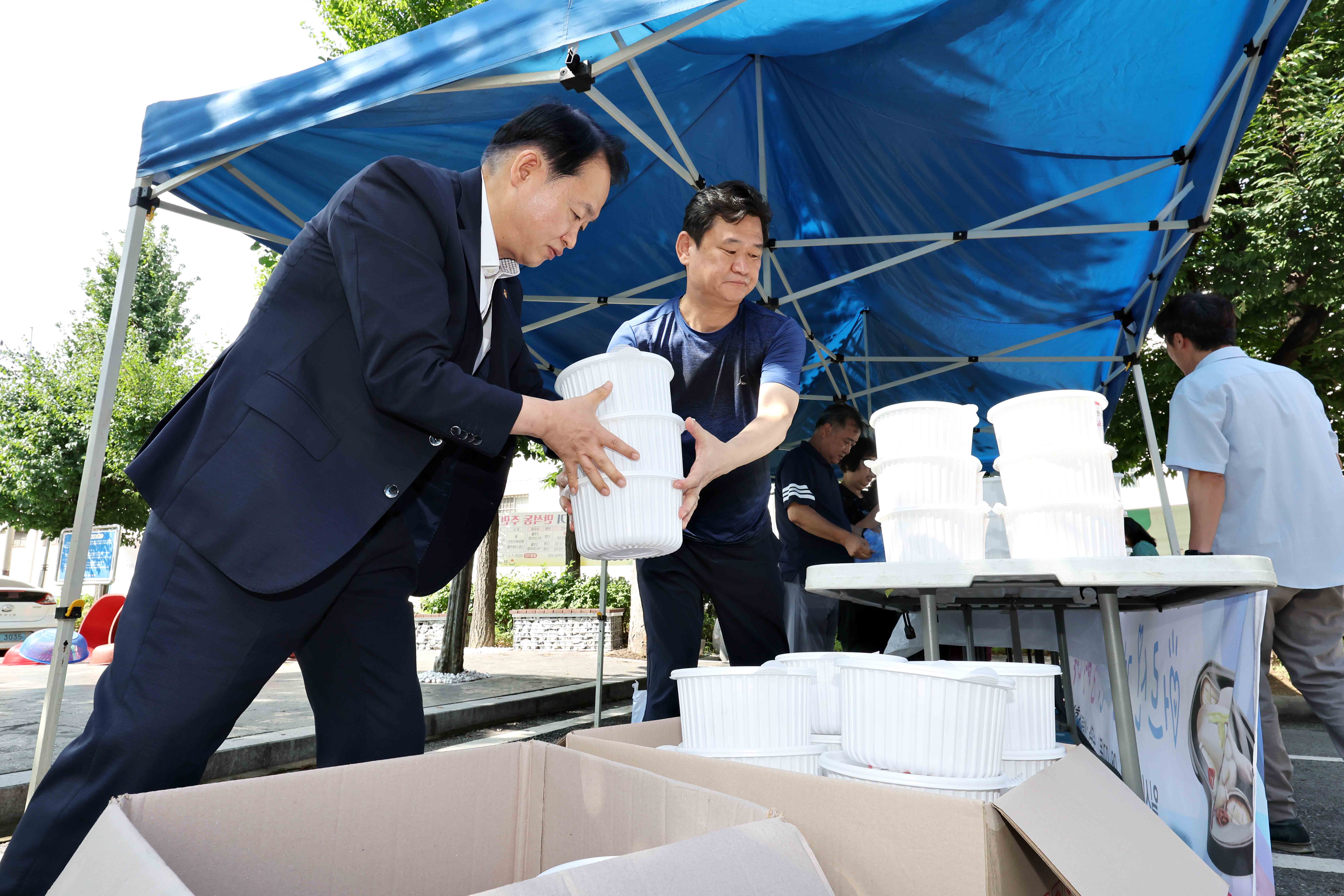 20250807_만석동_삼계탕_나눔_행사7.jpg 이미지