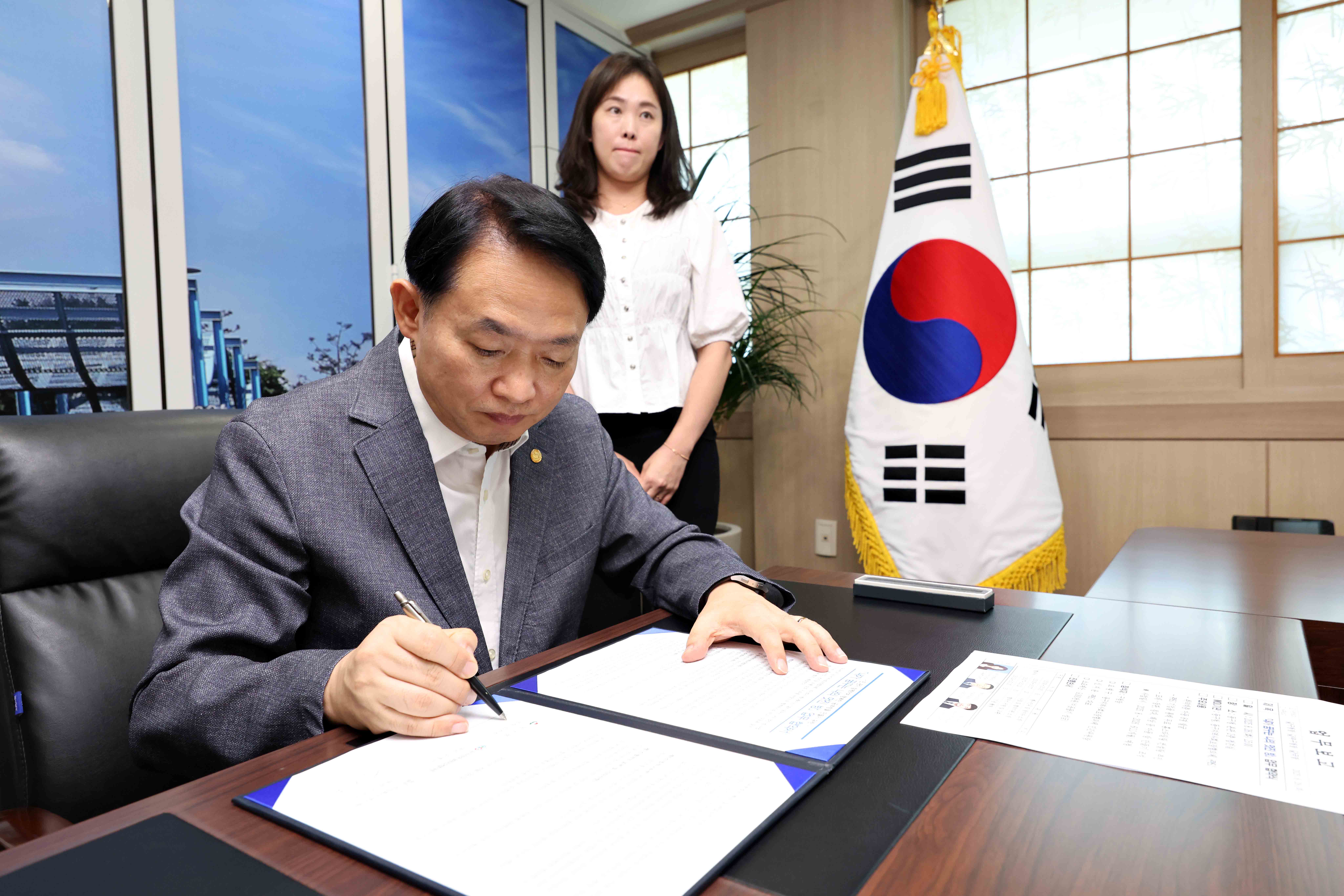 20250826_내가_꿈꾸는_나의_멋진_방_업무_협약식4.jpg 이미지