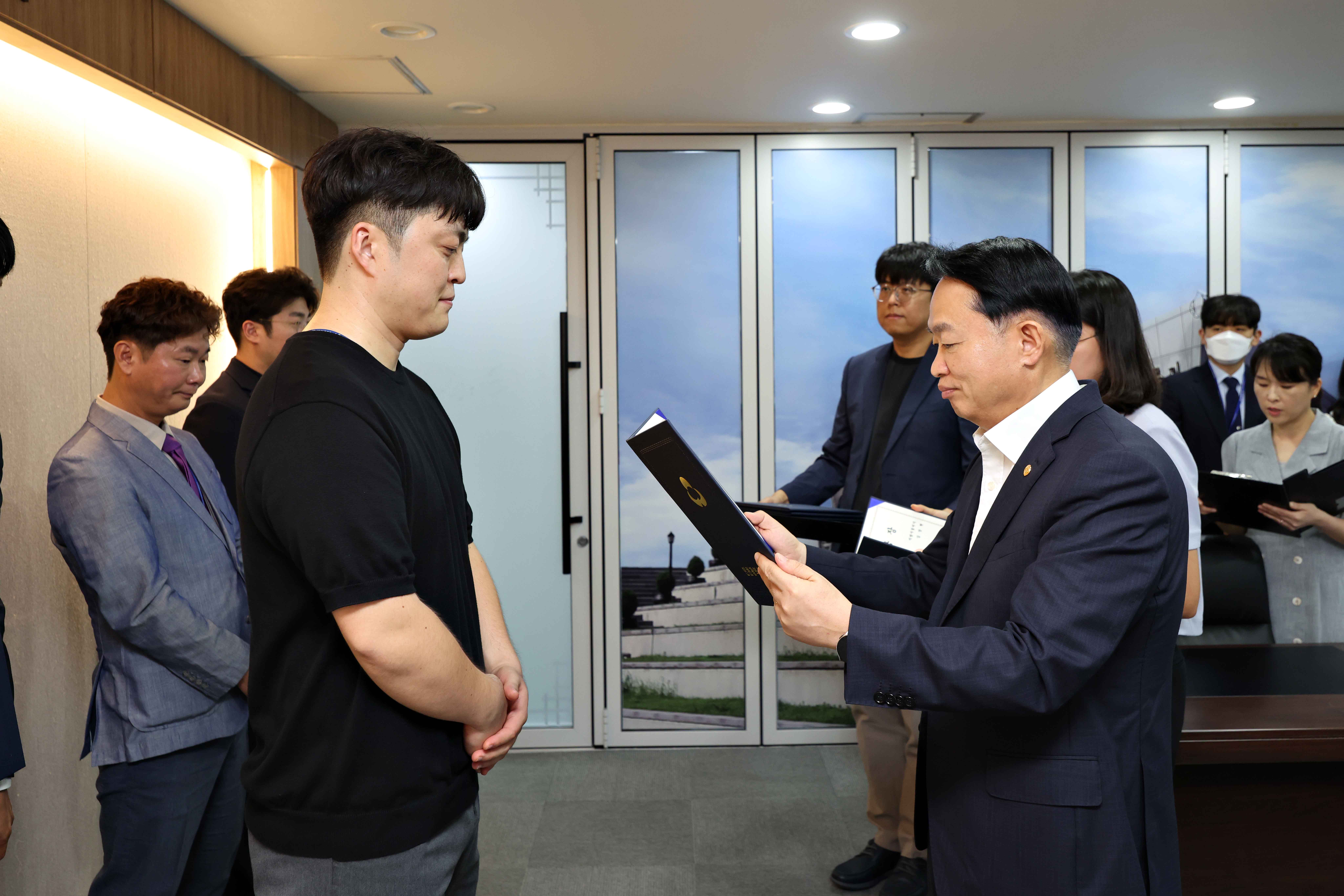 20250829_임용장_수여식5.jpg 이미지