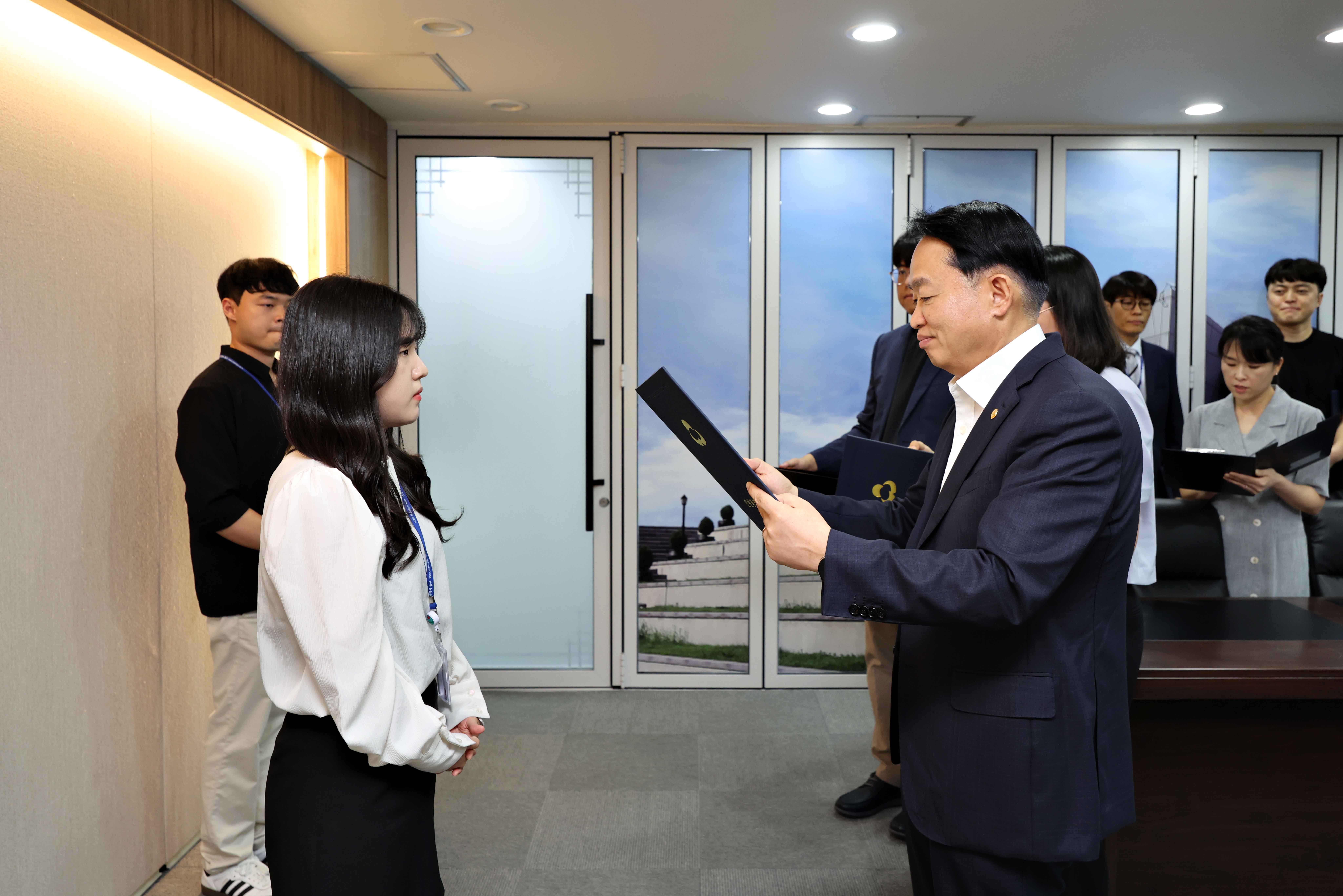 20250829_임용장_수여식9.jpg 이미지