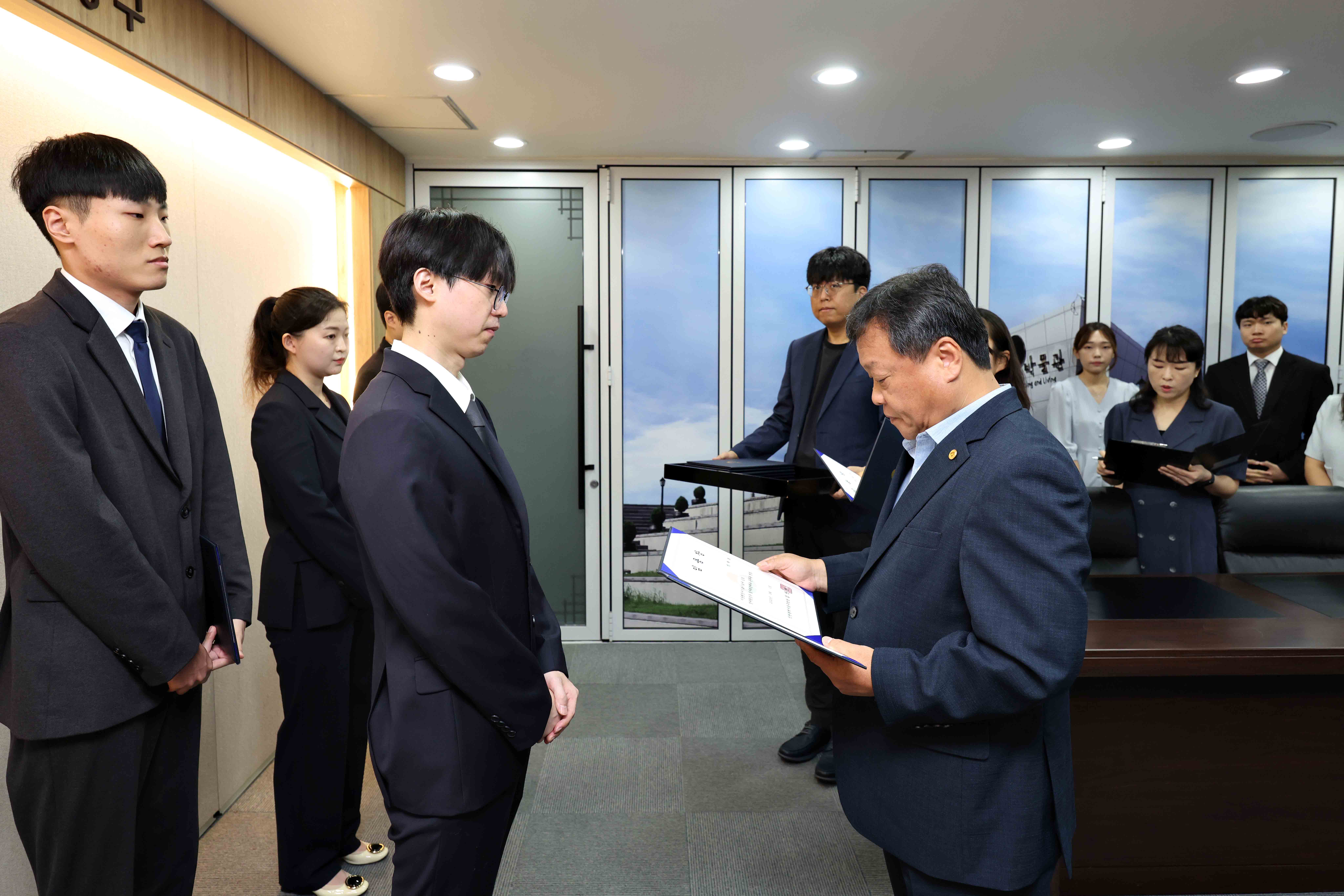 20250901_임용장_수여식5.jpg 이미지