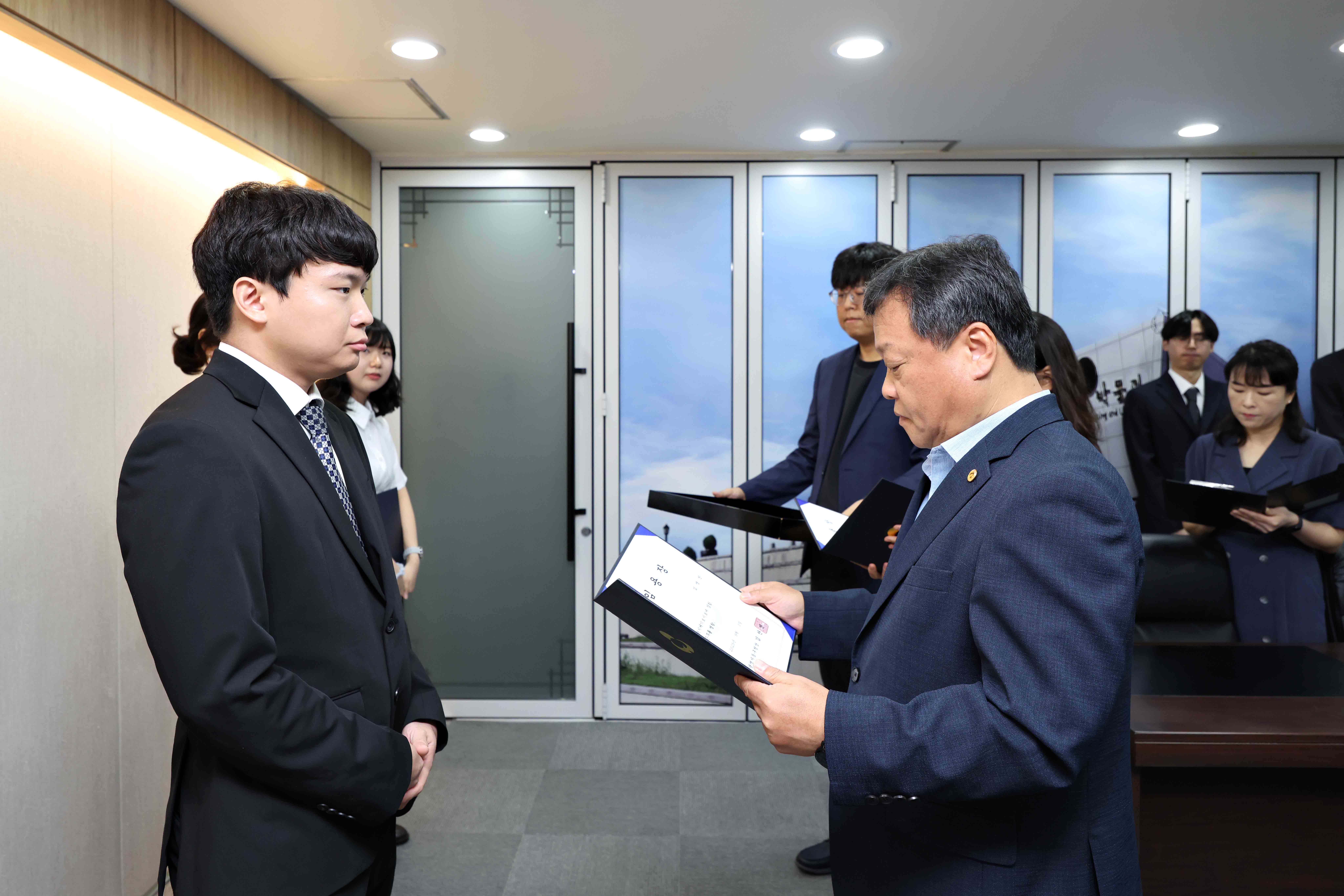 20250901_임용장_수여식9.jpg 이미지
