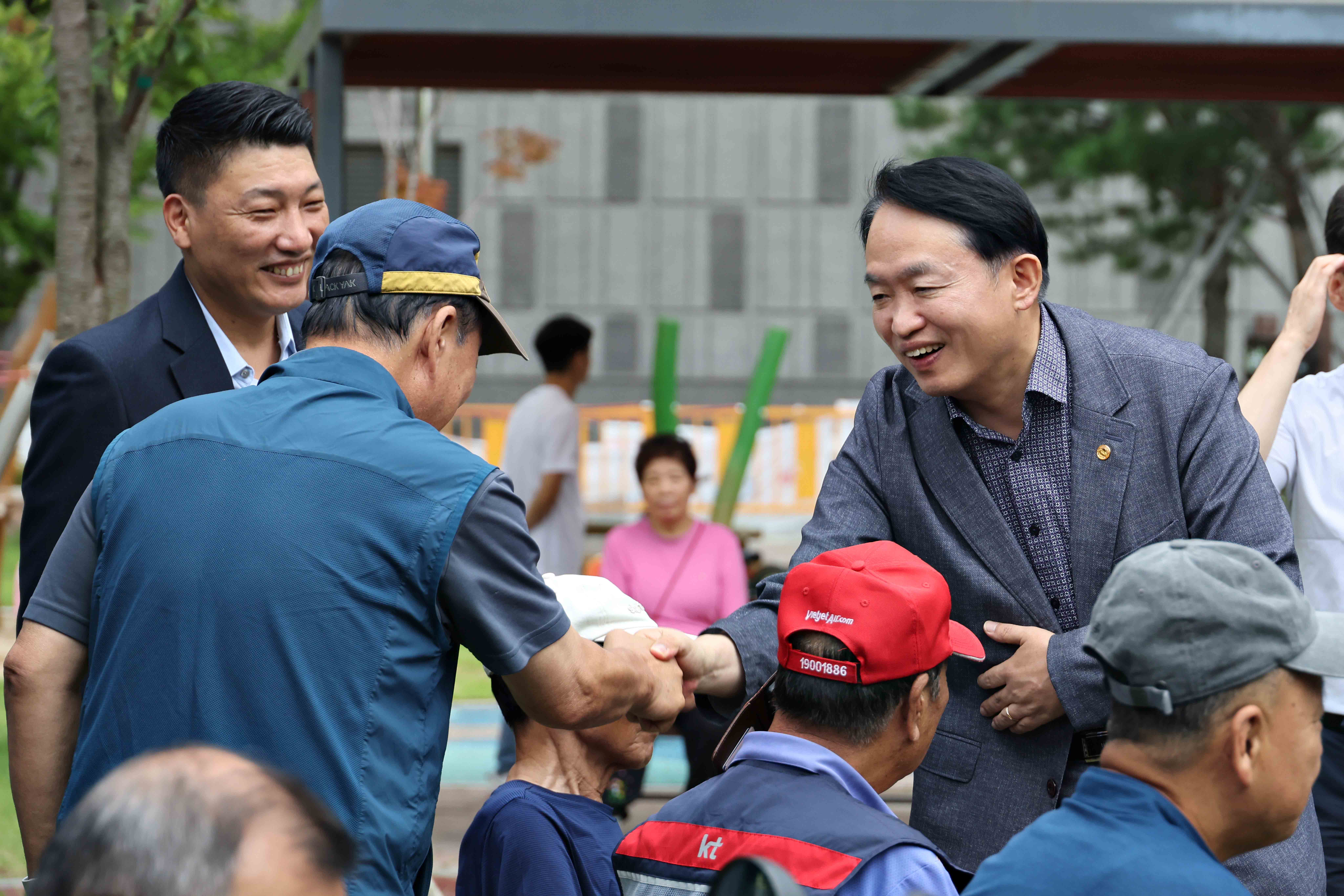 20250913_송현시장_세대공감_경품_페스티벌5.jpg 이미지