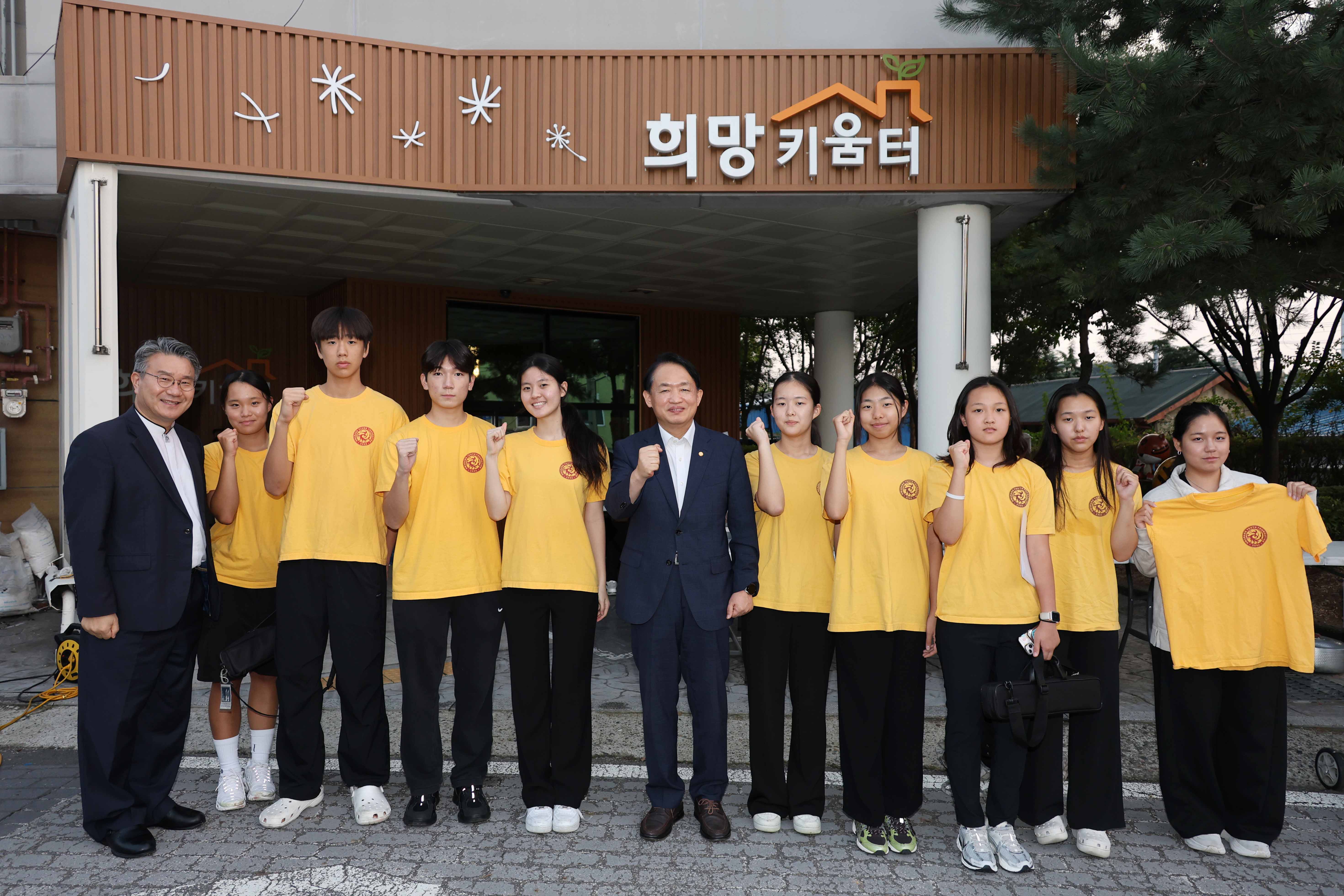 20250925_쪽방상담소_작은_음악회-4.jpg 이미지
