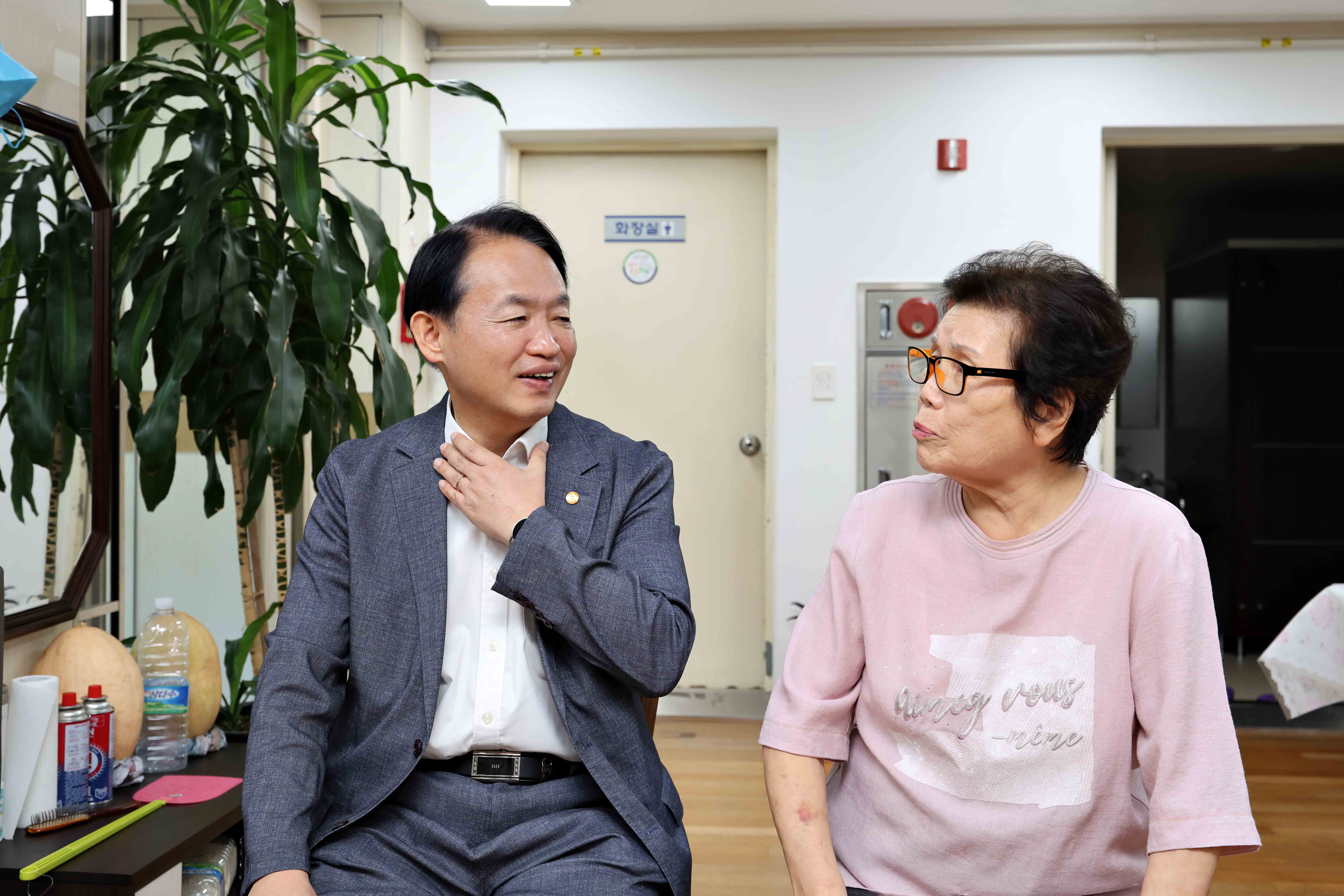 20251001_추석맞이_경로당_방문4.jpg 이미지