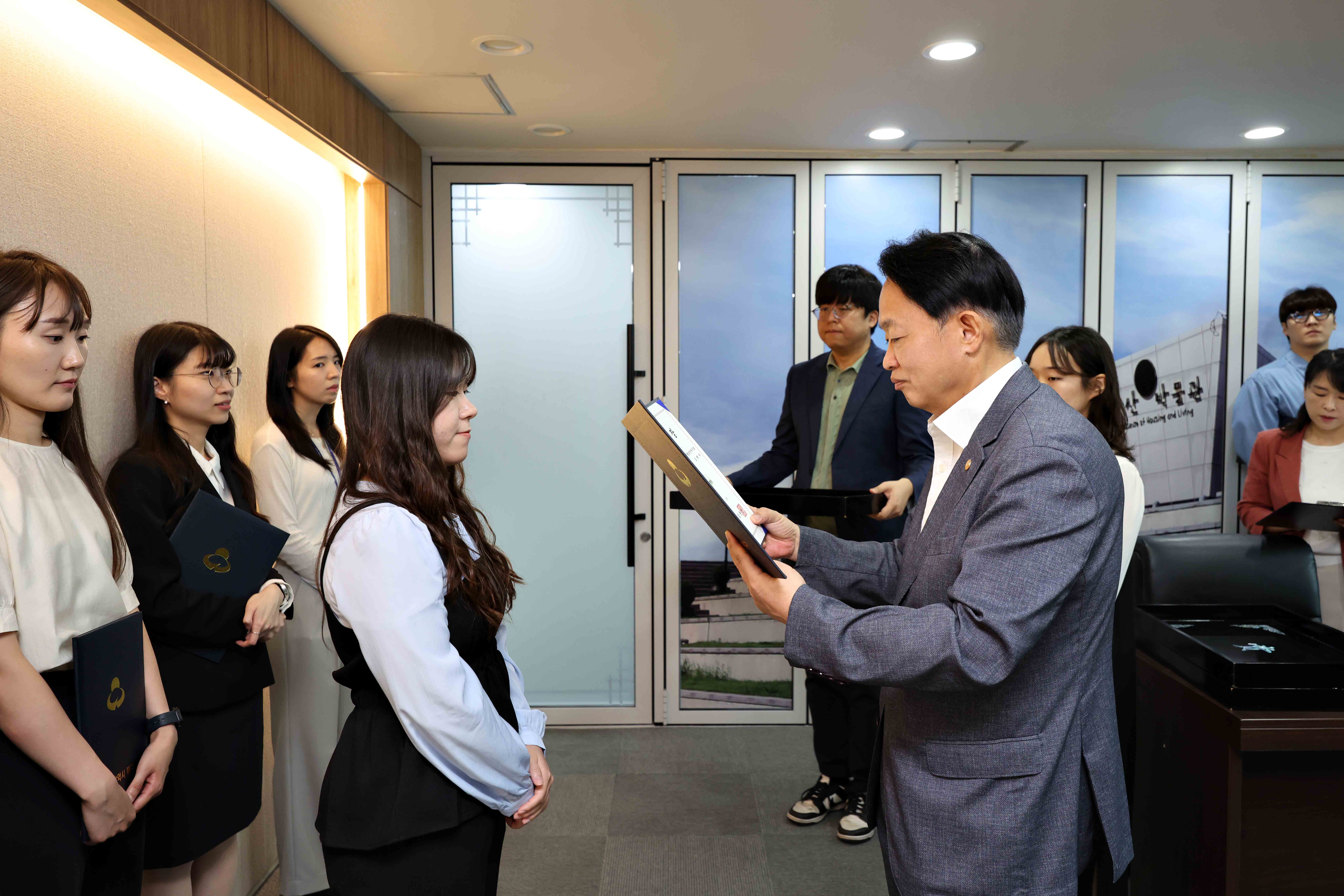 20251001_임용장_수여식11.jpg 이미지
