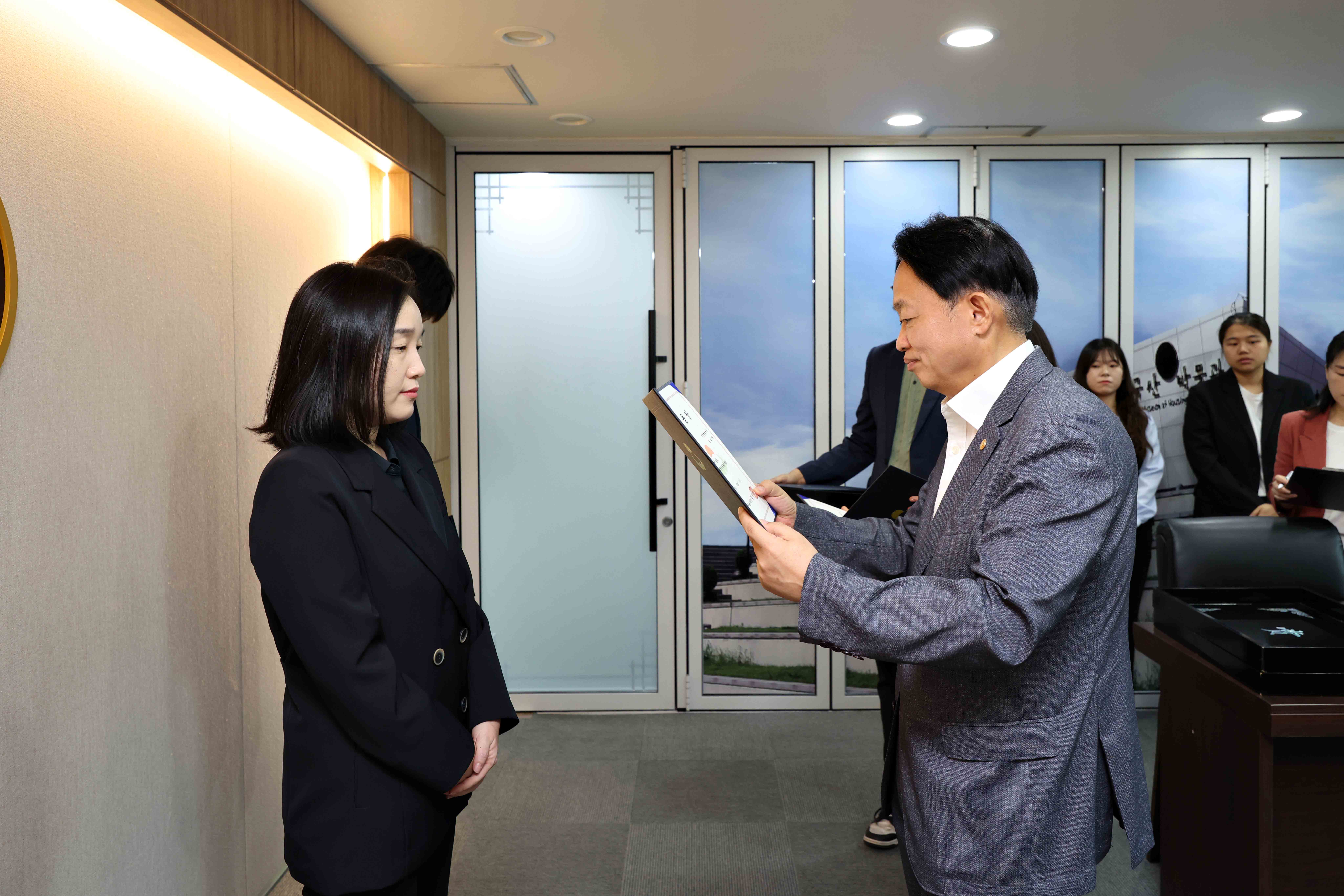 20251001_임용장_수여식4.jpg 이미지