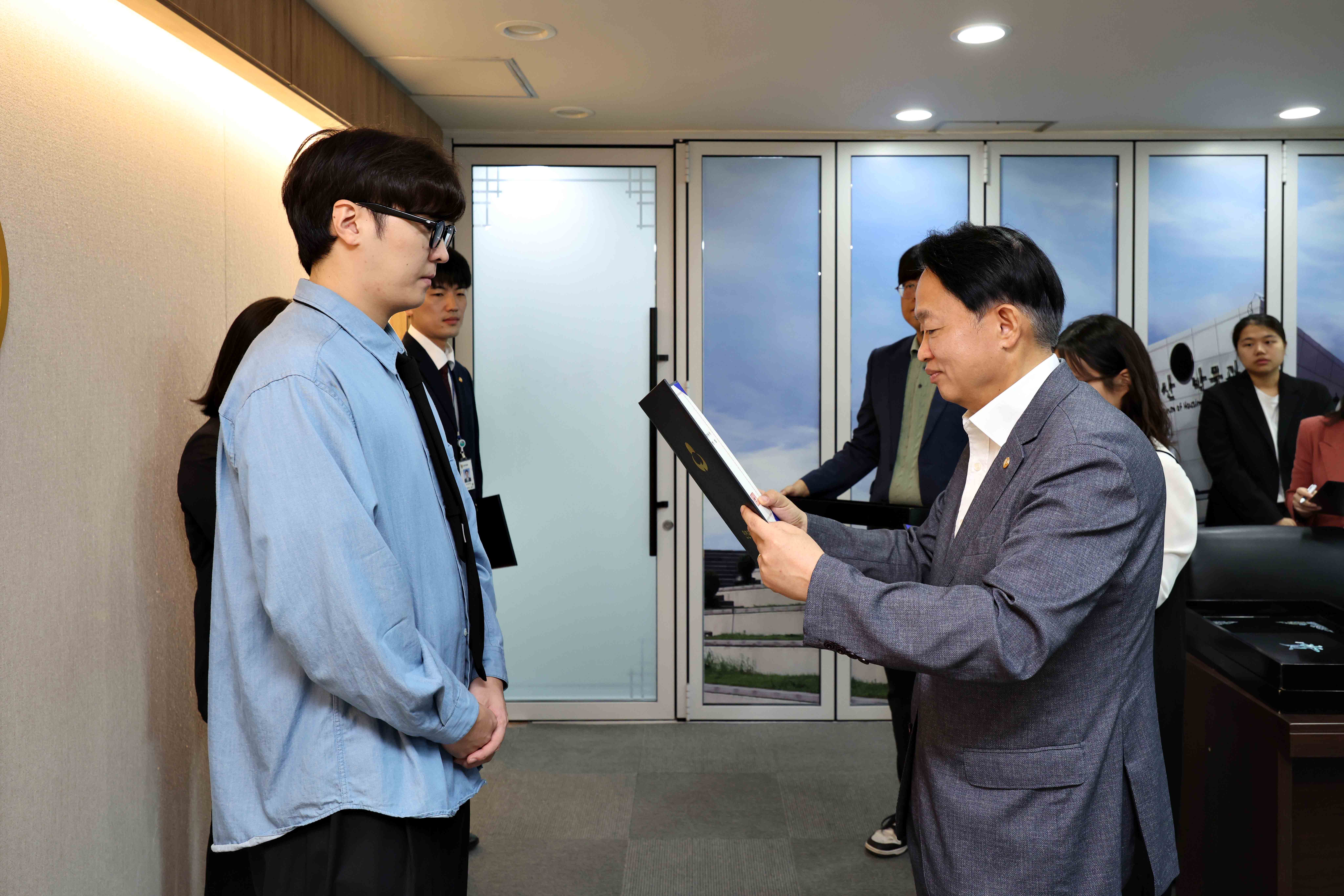20251001_임용장_수여식6.jpg 이미지