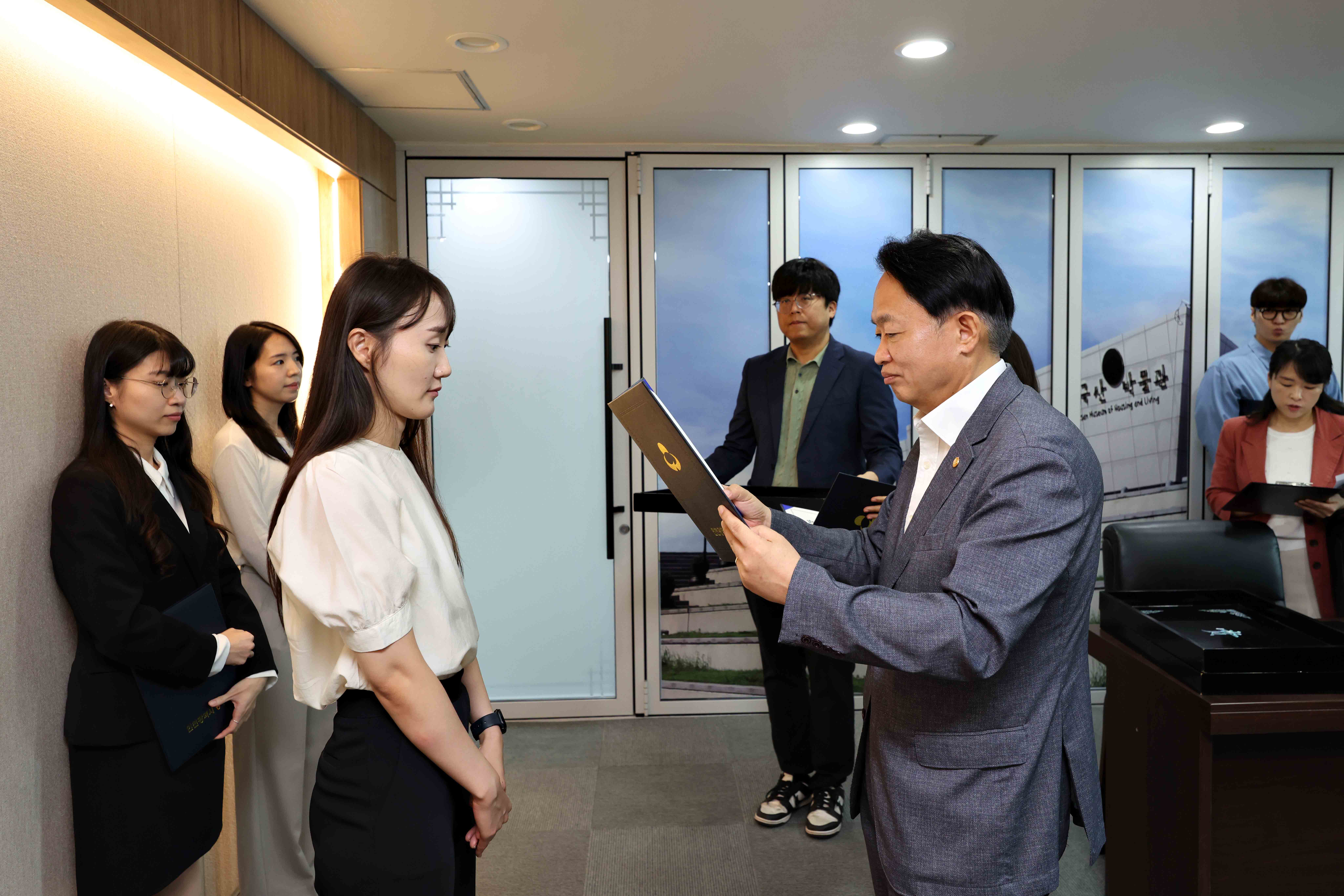 20251001_임용장_수여식9.jpg 이미지