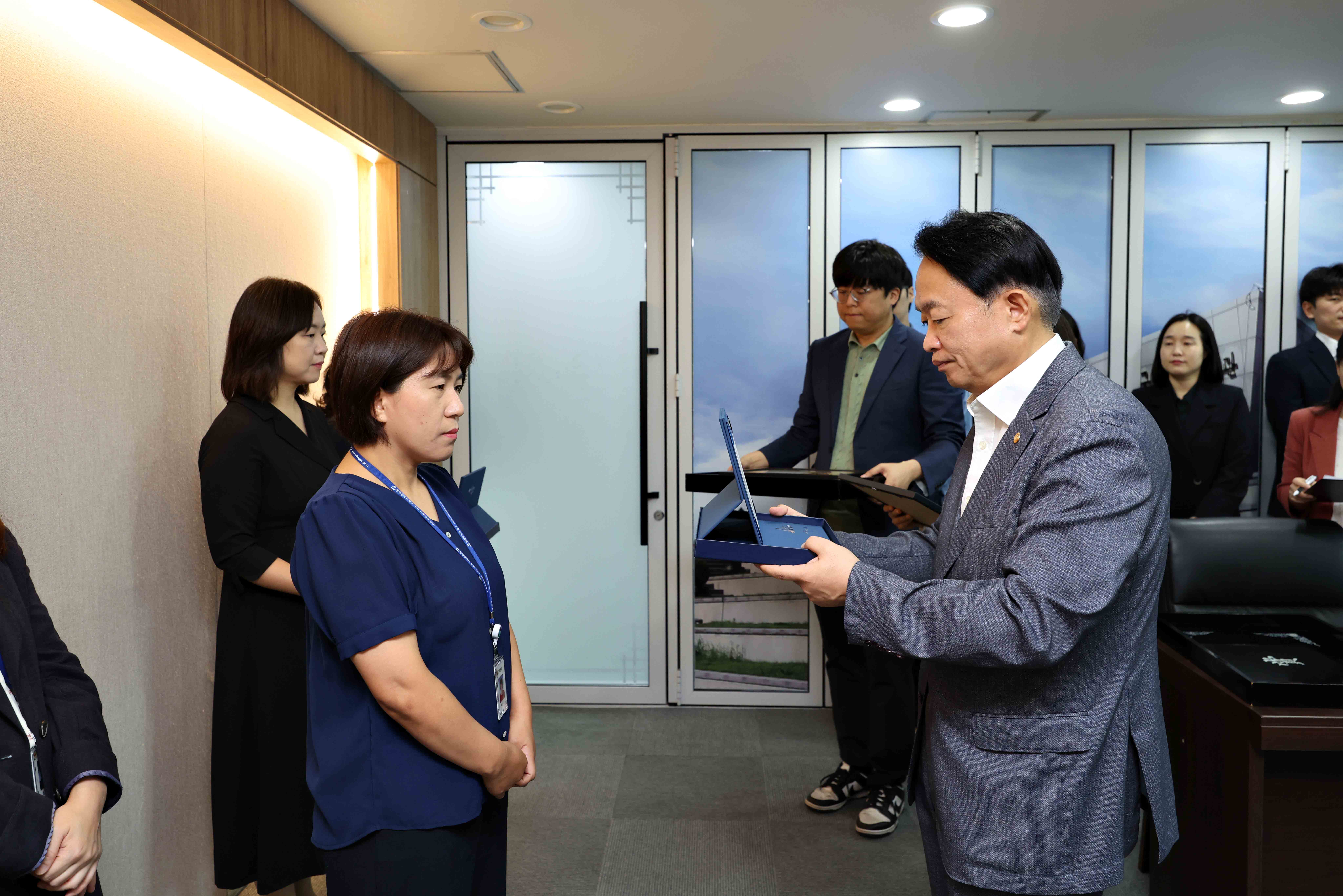 20251001_표창장_수여식4.jpg 이미지