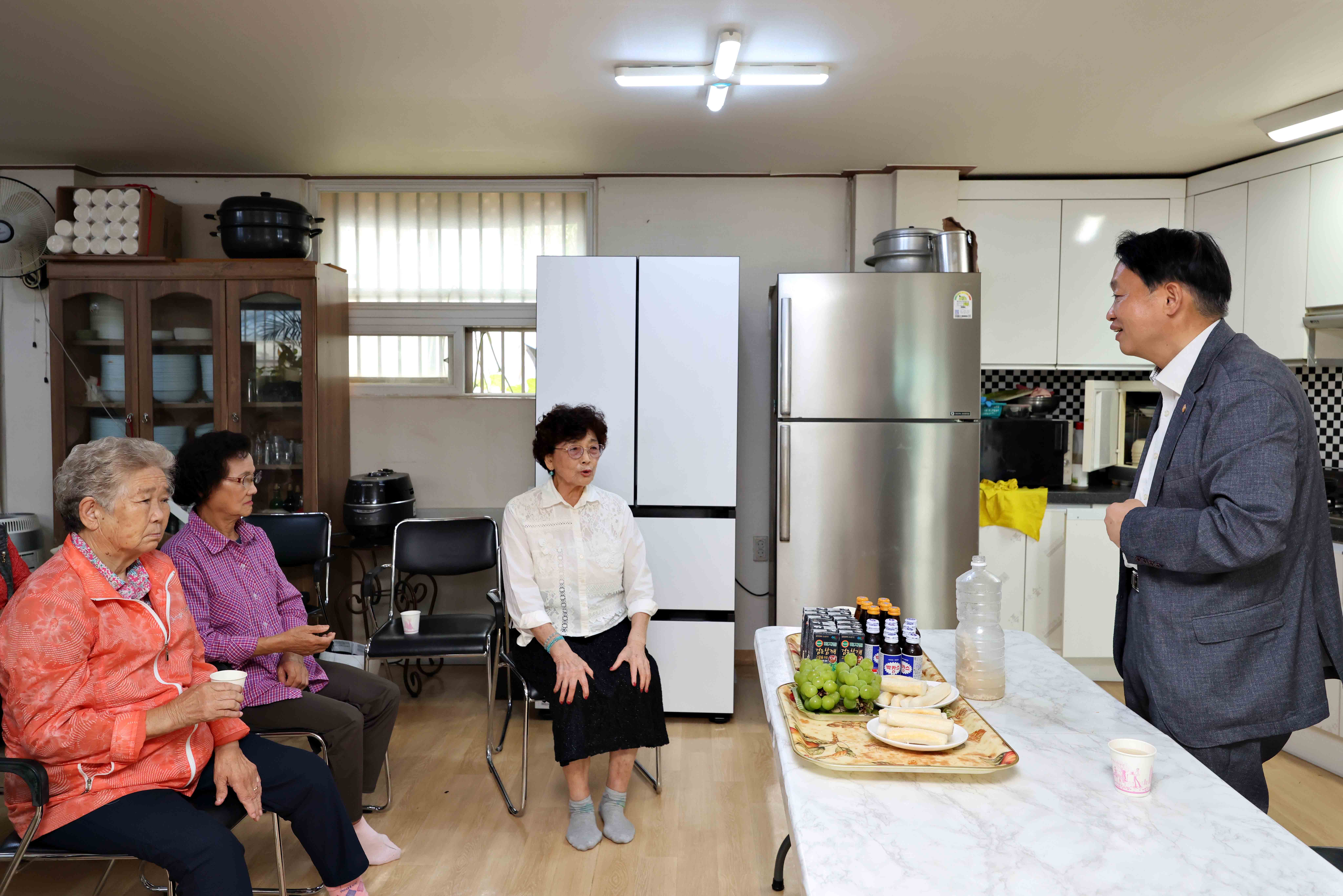 20251002_추석맞이_경로당_방문8.jpg 이미지