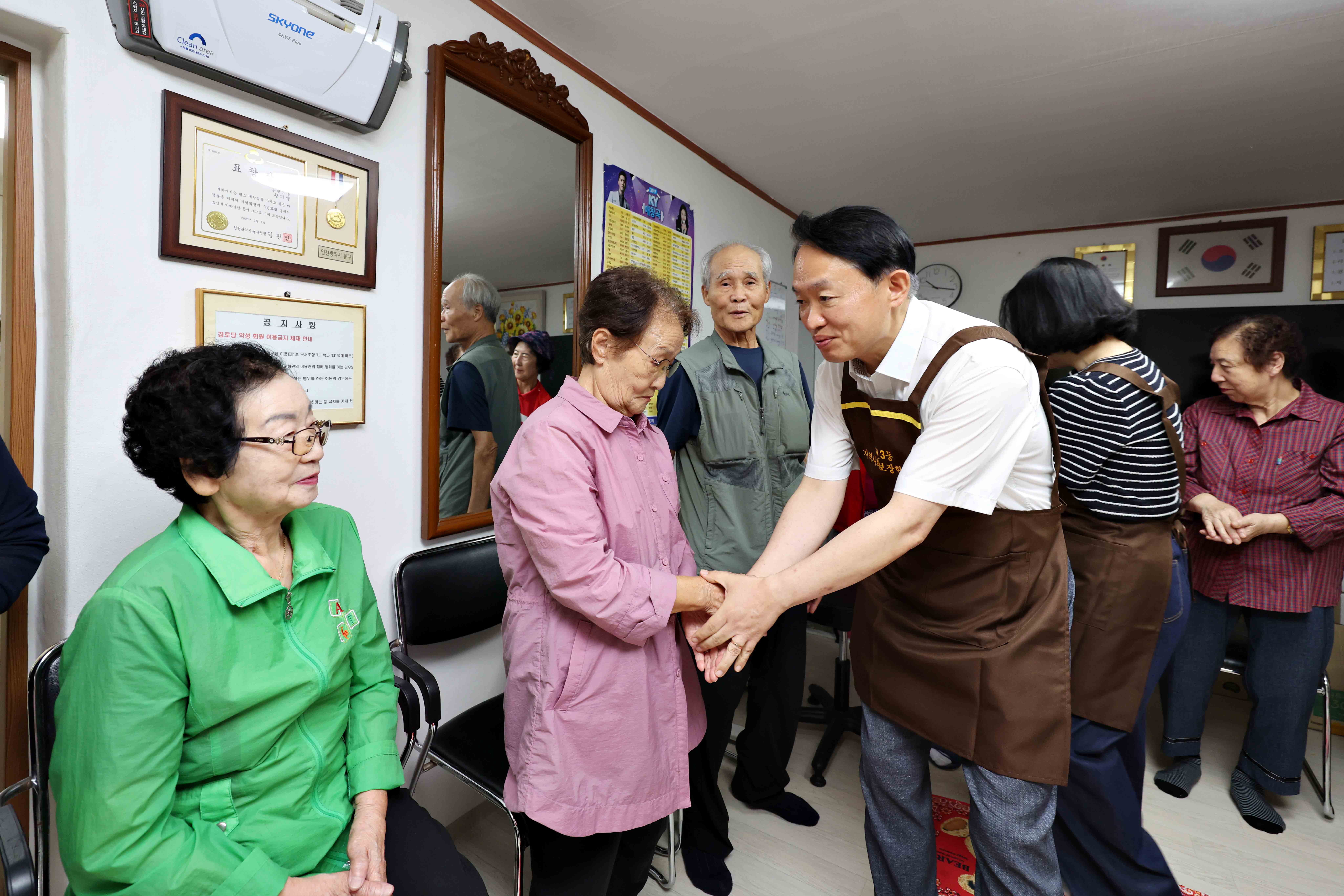20251002_송현3동_명절음식_나눔_및_경로당_방문11.jpg 이미지