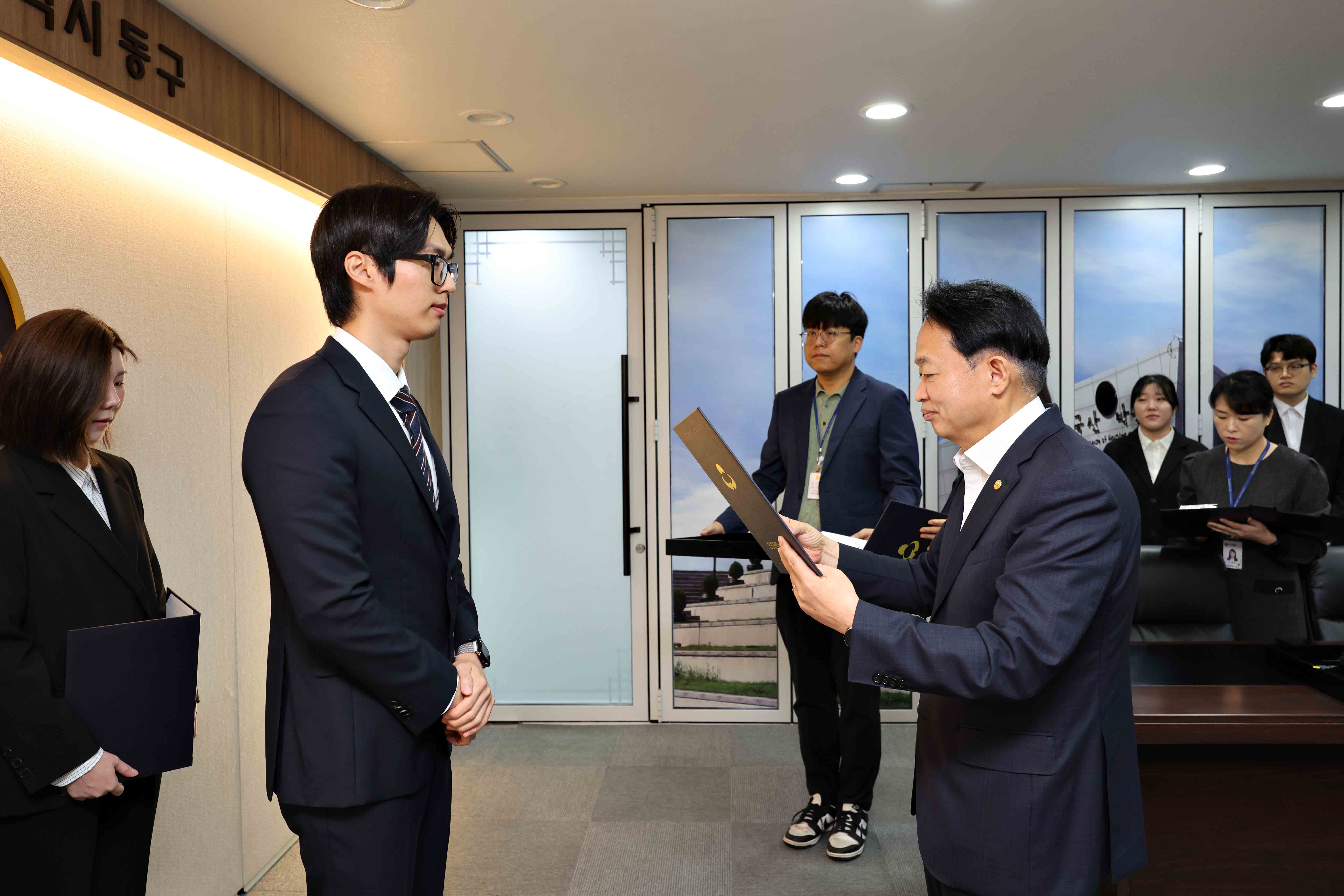 20251013_임용장_수여식4.jpg 이미지
