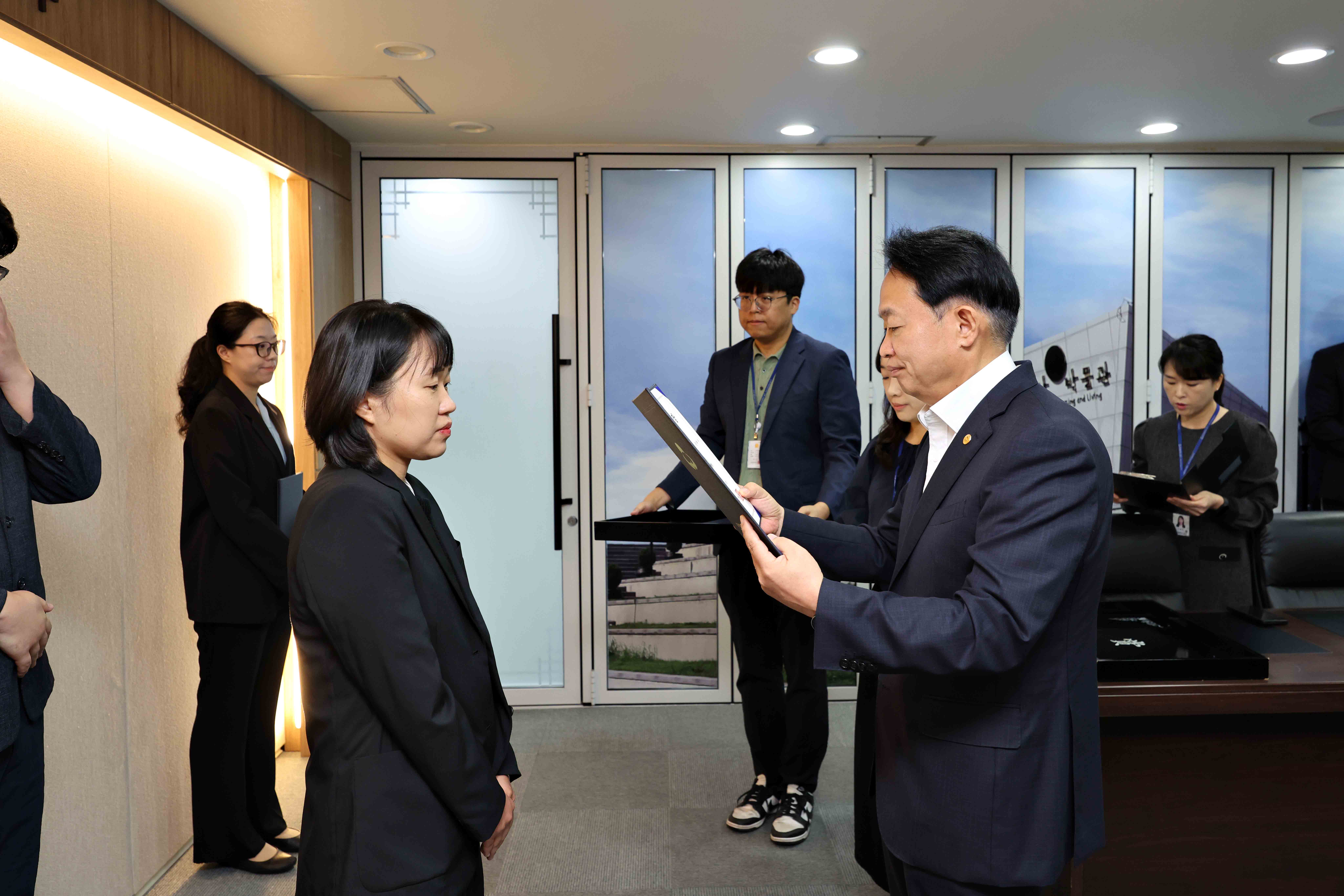 20251013_임용장_수여식6.jpg 이미지