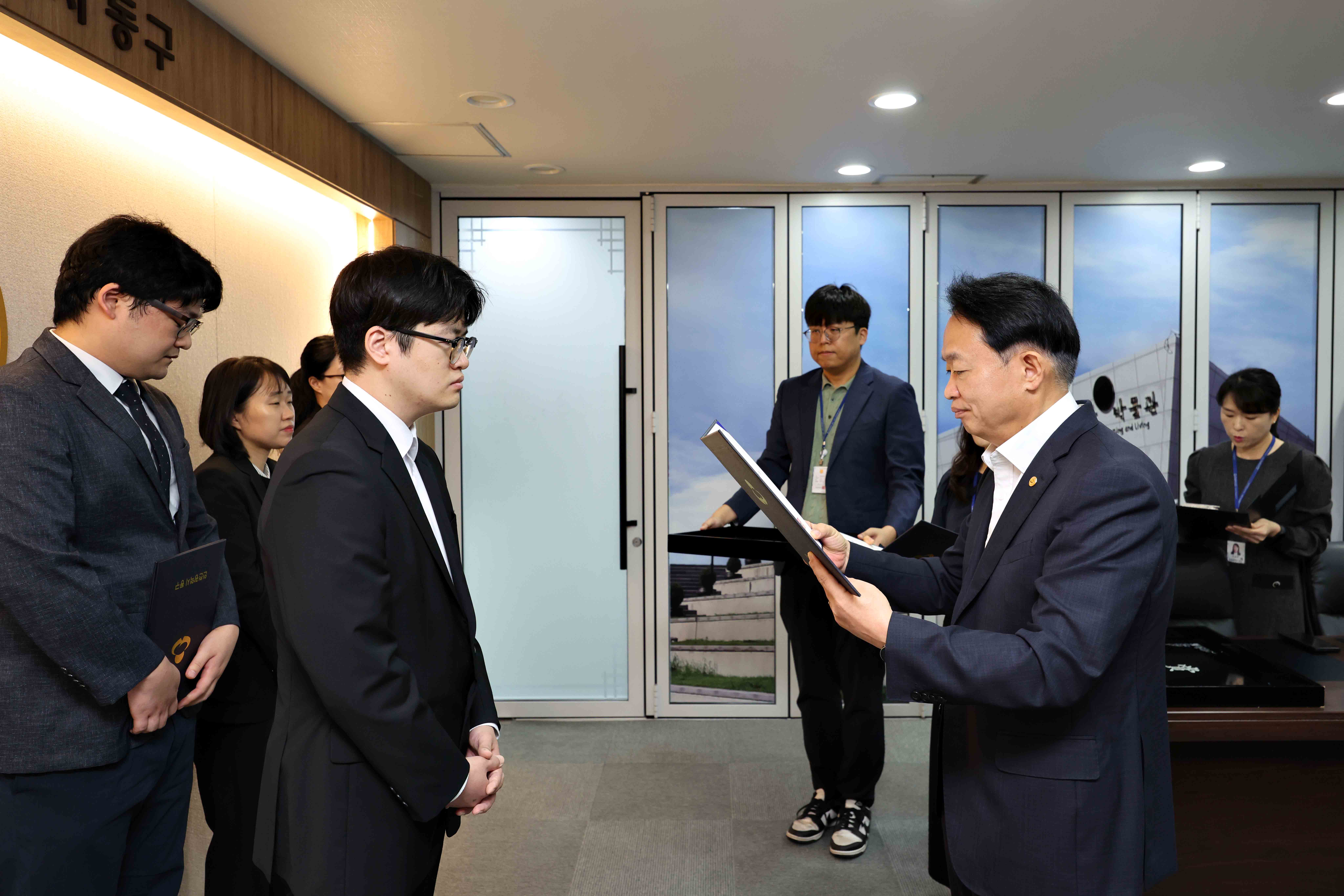 20251013_임용장_수여식8.jpg 이미지