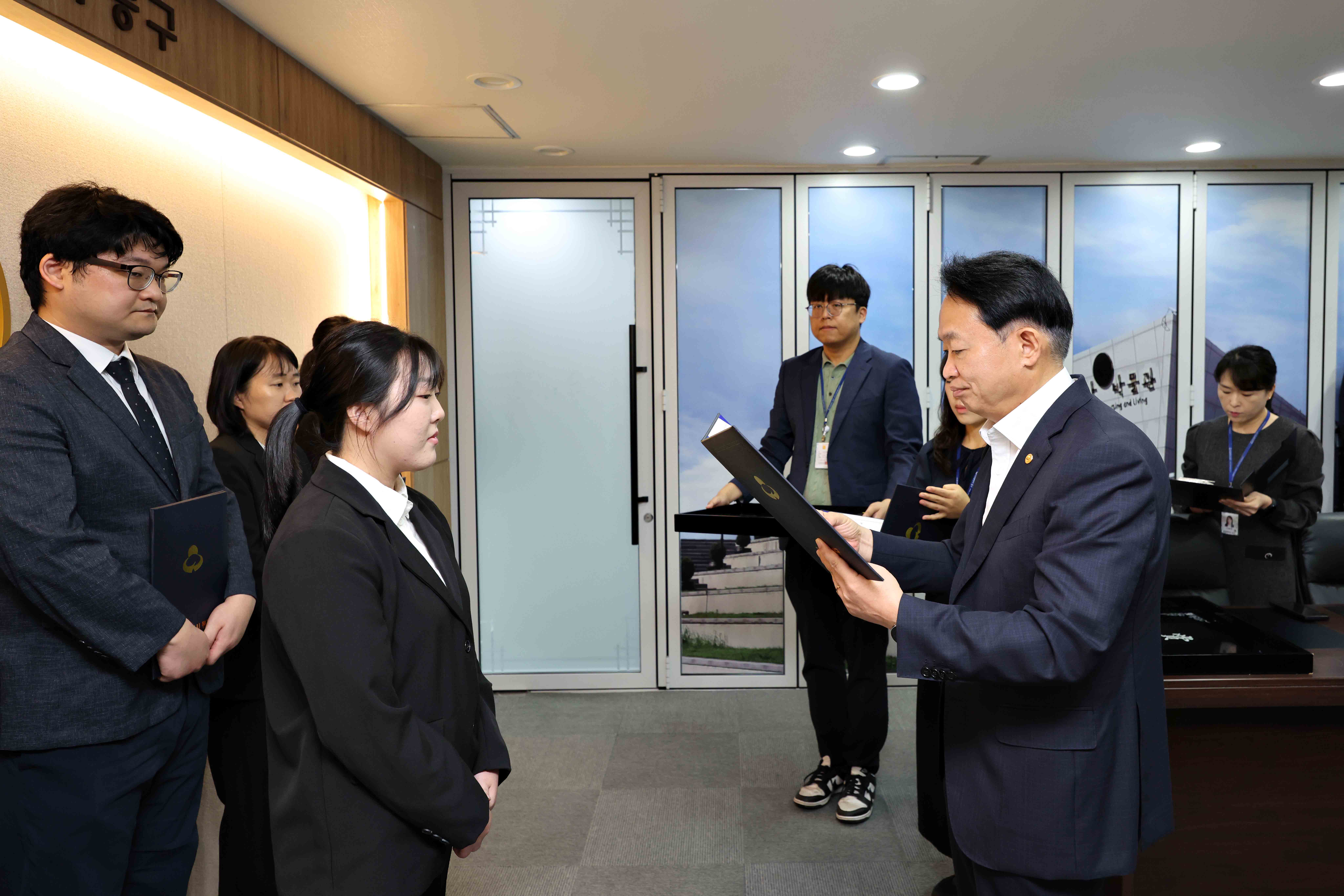 20251013_임용장_수여식9.jpg 이미지