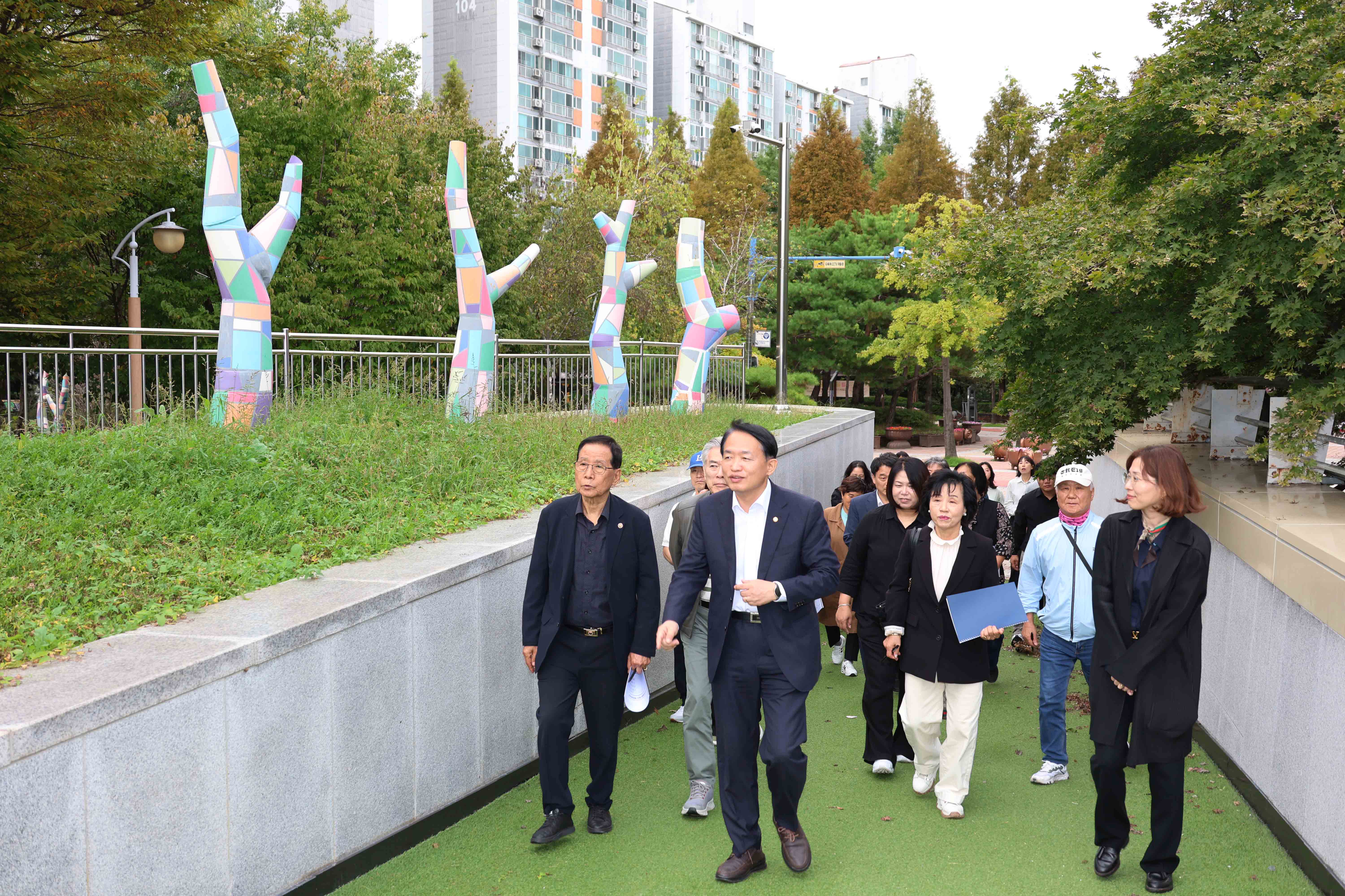 20251014_2025_동구_공약이행평가단_공약사업_현장방문-10.jpg 이미지