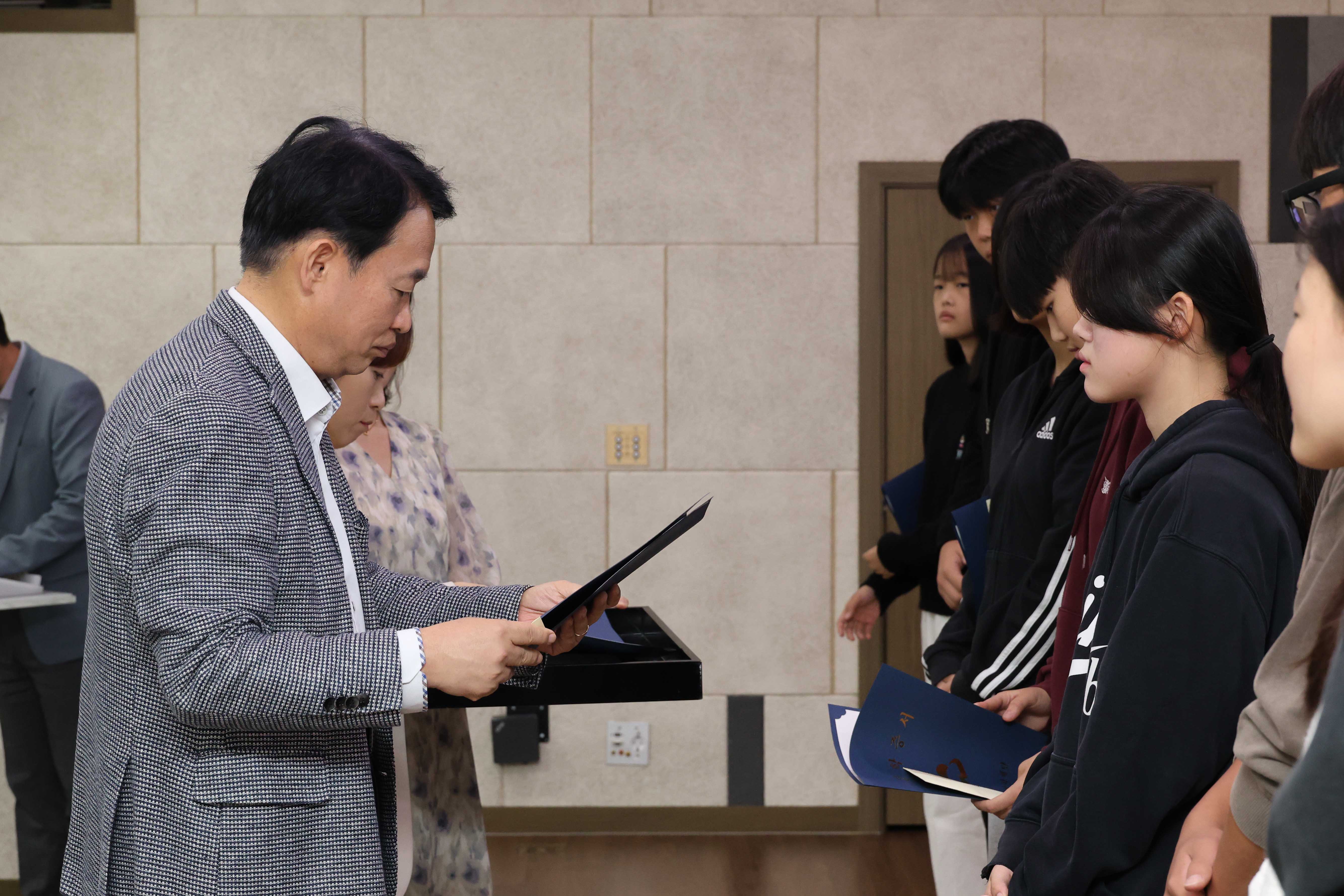 20251018_2025년도_창의인재_특기장학생_장학증서_수여식-6.jpg 이미지