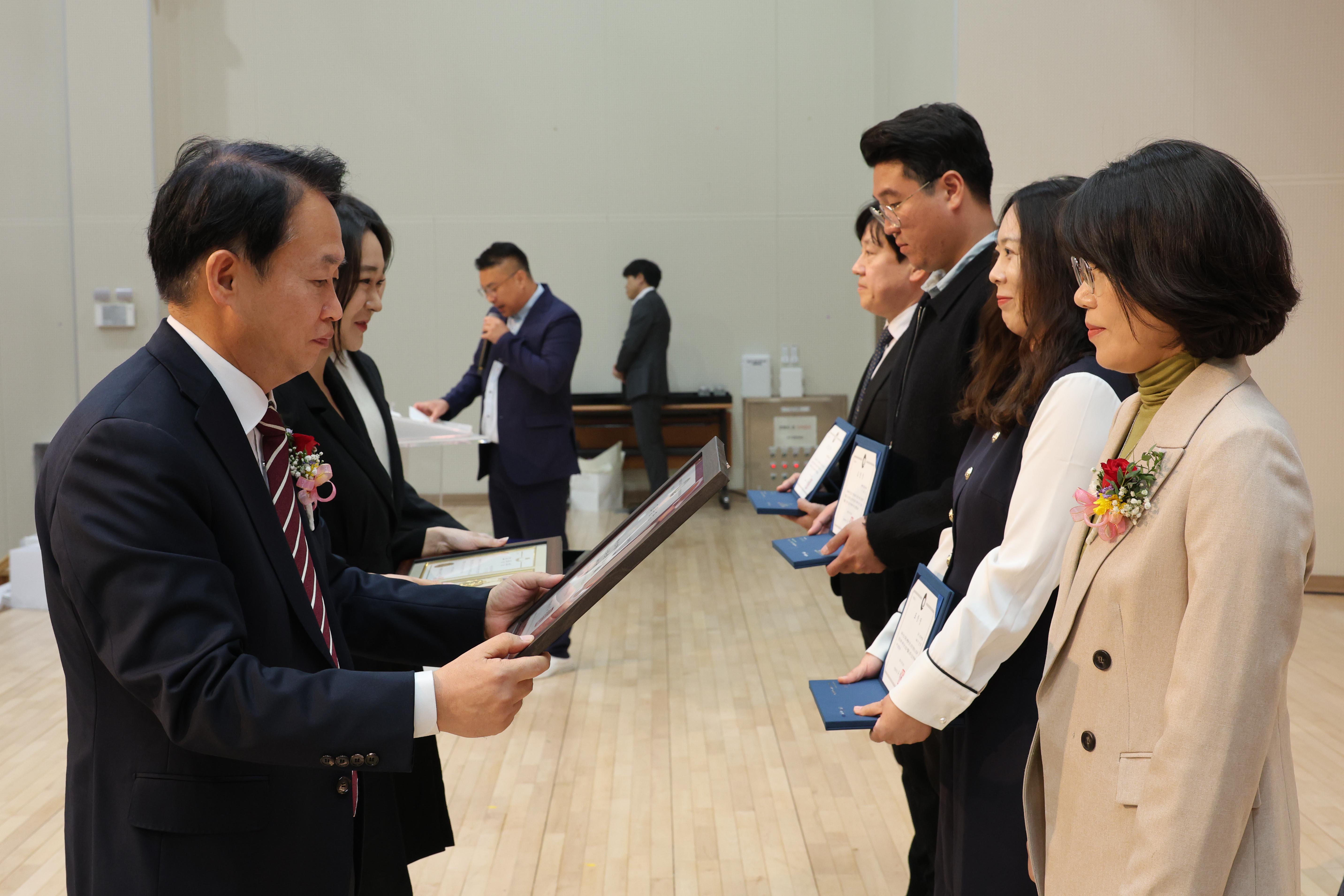 20251023_제29회_동구_노인의_날_기념식-12.jpg 이미지